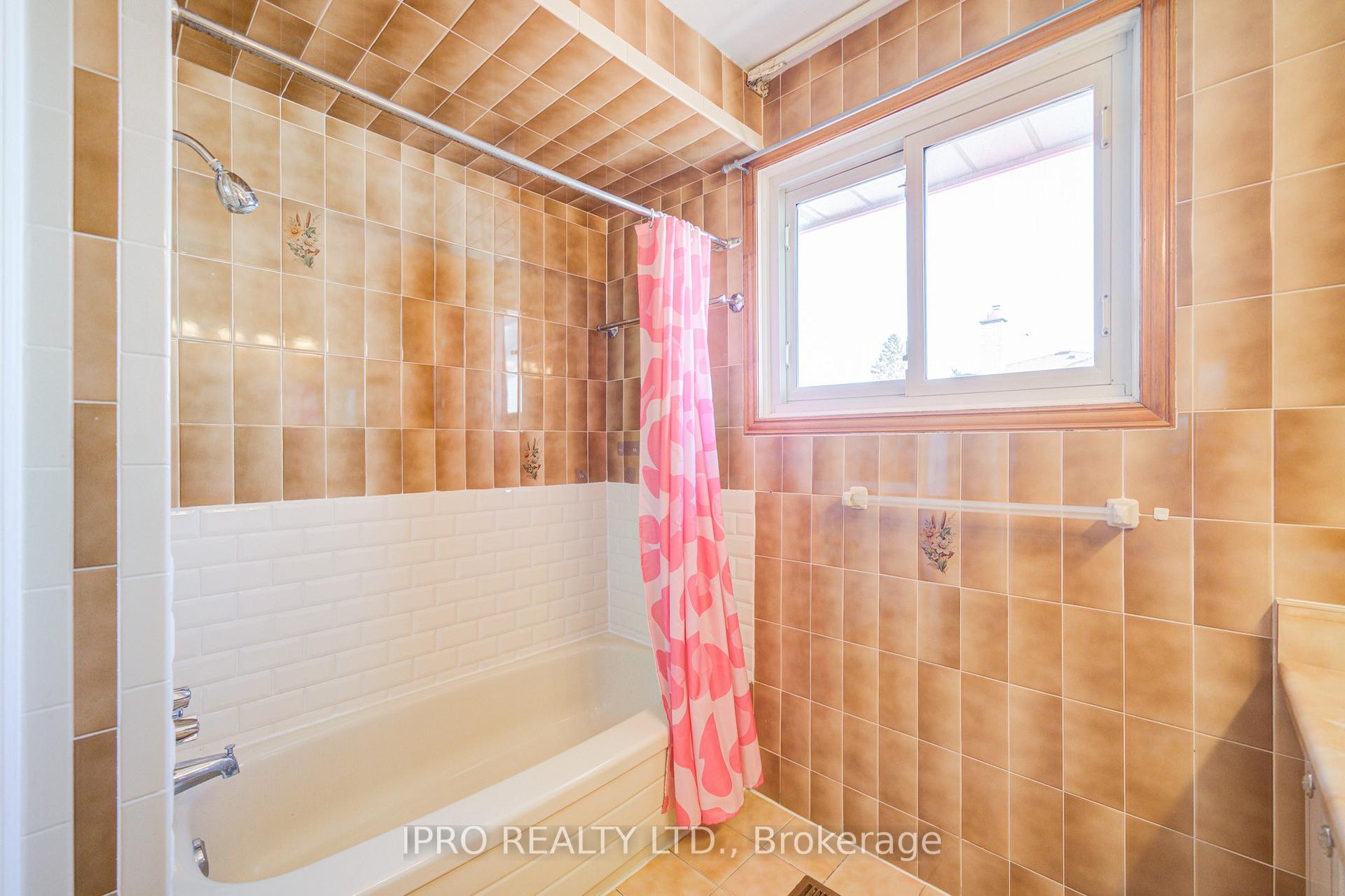 Photo 24 of Unit MAIN, 204 Darlington Drive, Hamilton, Gilbert — HOMEH