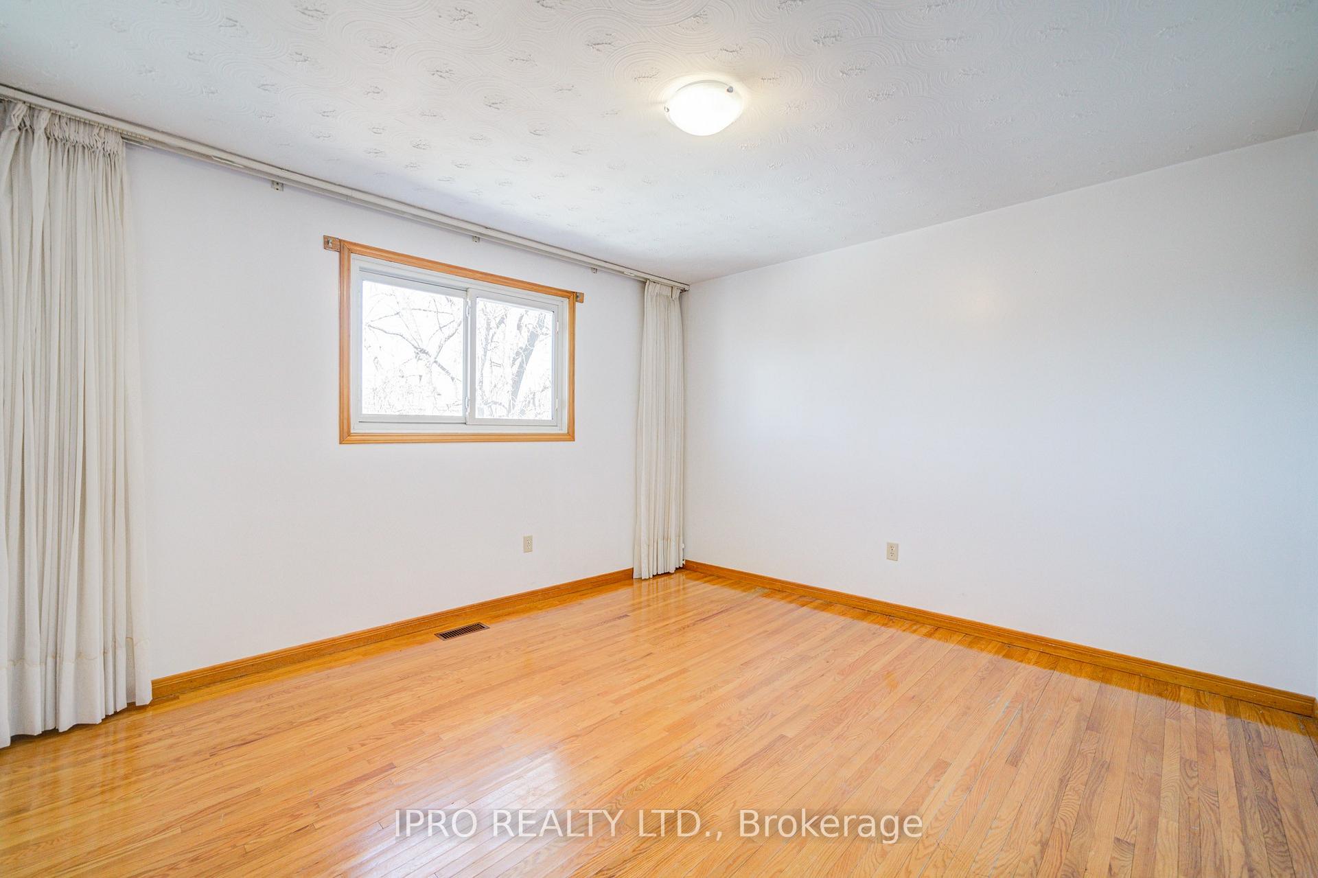 Photo 20 of Unit MAIN, 204 Darlington Drive, Hamilton, Gilbert — HOMEH