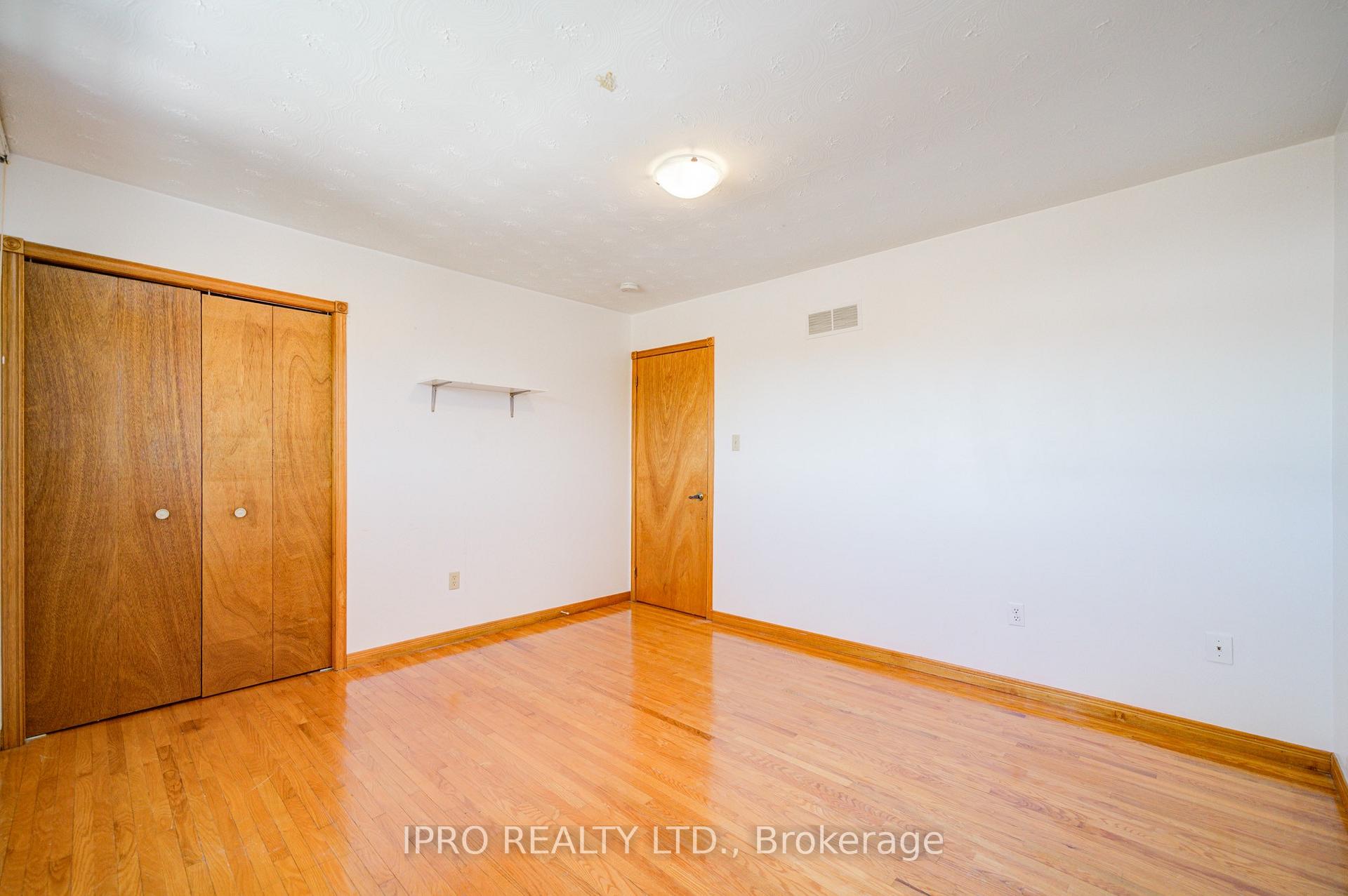 Photo 22 of Unit MAIN, 204 Darlington Drive, Hamilton, Gilbert — HOMEH