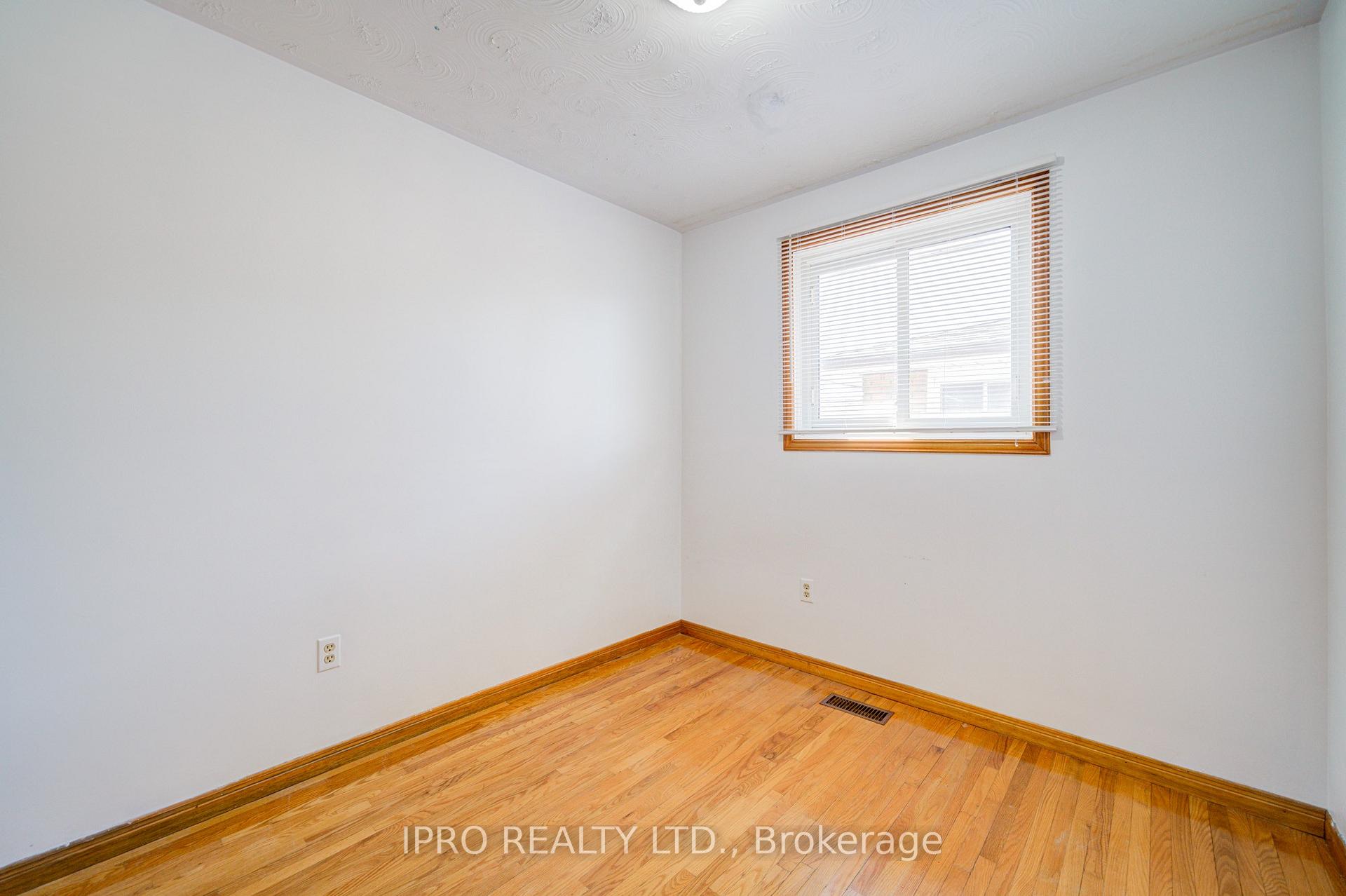 Photo 27 of Unit MAIN, 204 Darlington Drive, Hamilton, Gilbert — HOMEH
