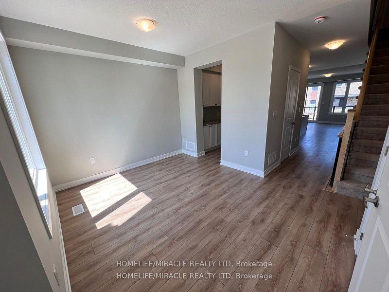 Photo 10 of 51 Assunta Lane, Clarington, Bowmanville — HOMEH