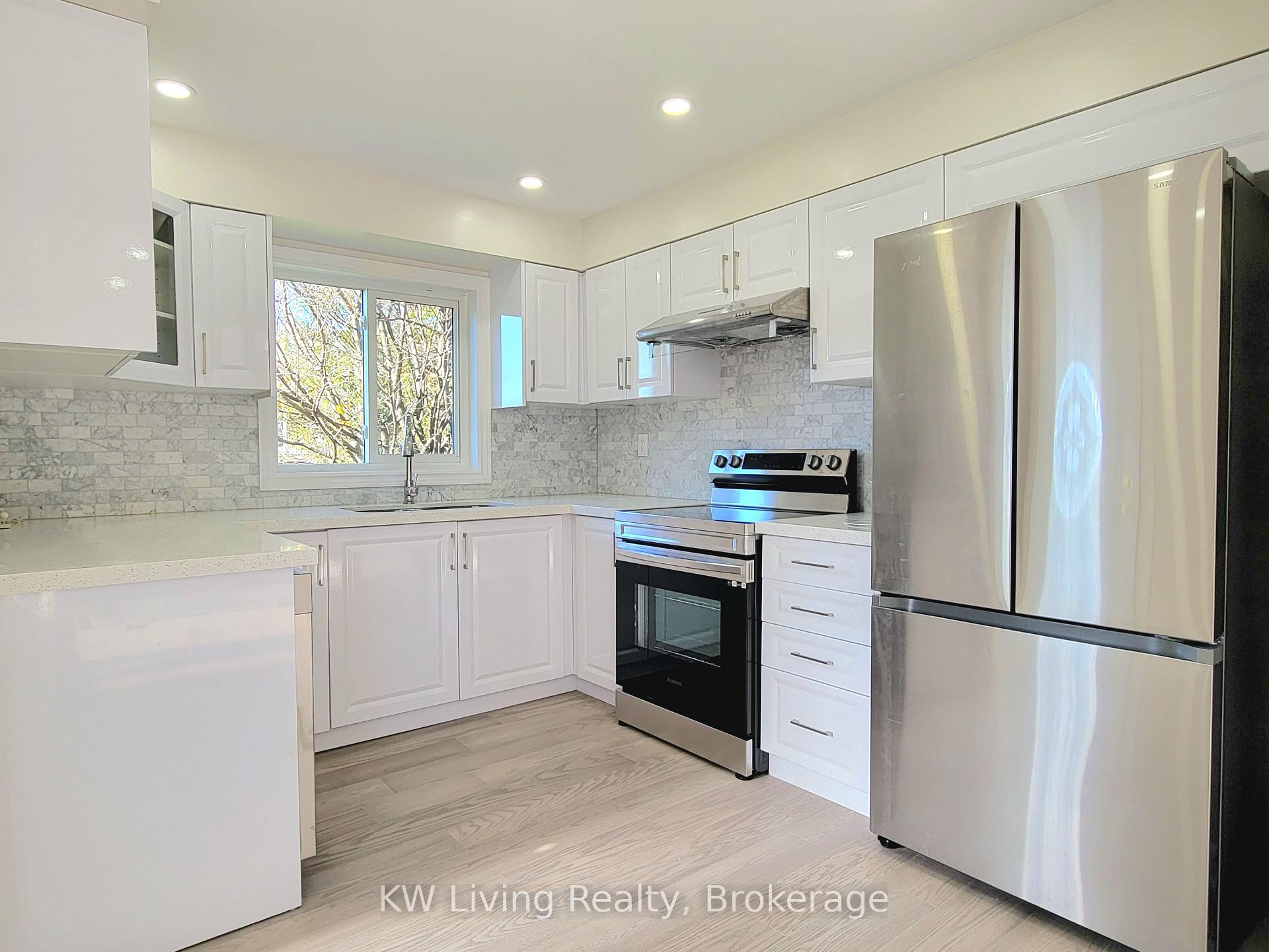 Photo 3 of Unit Main & 2nd, 6 Gardens Crescent, Toronto, O'Connor-Parkview — HOMEH