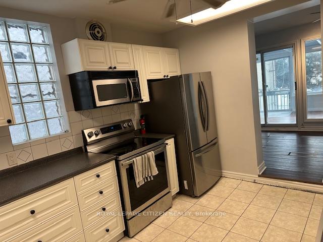 Photo 4 of Unit 202, 409 Danforth Avenue, Toronto, North Riverdale — HOMEH