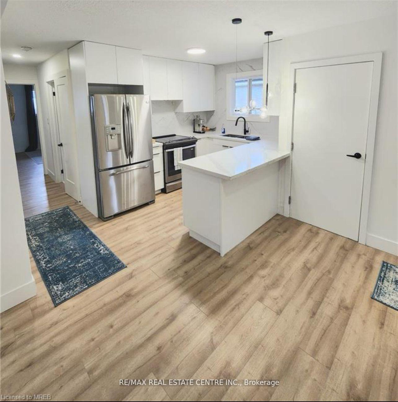 Photo 11 of Unit Upper Level, 136 The Country Way, Kitchener — HOMEH