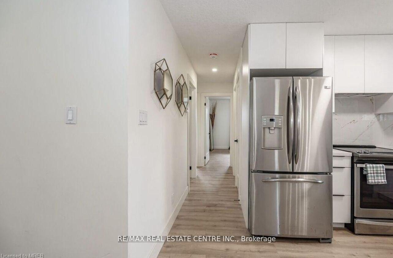 Photo 13 of Unit Upper Level, 136 The Country Way, Kitchener — HOMEH