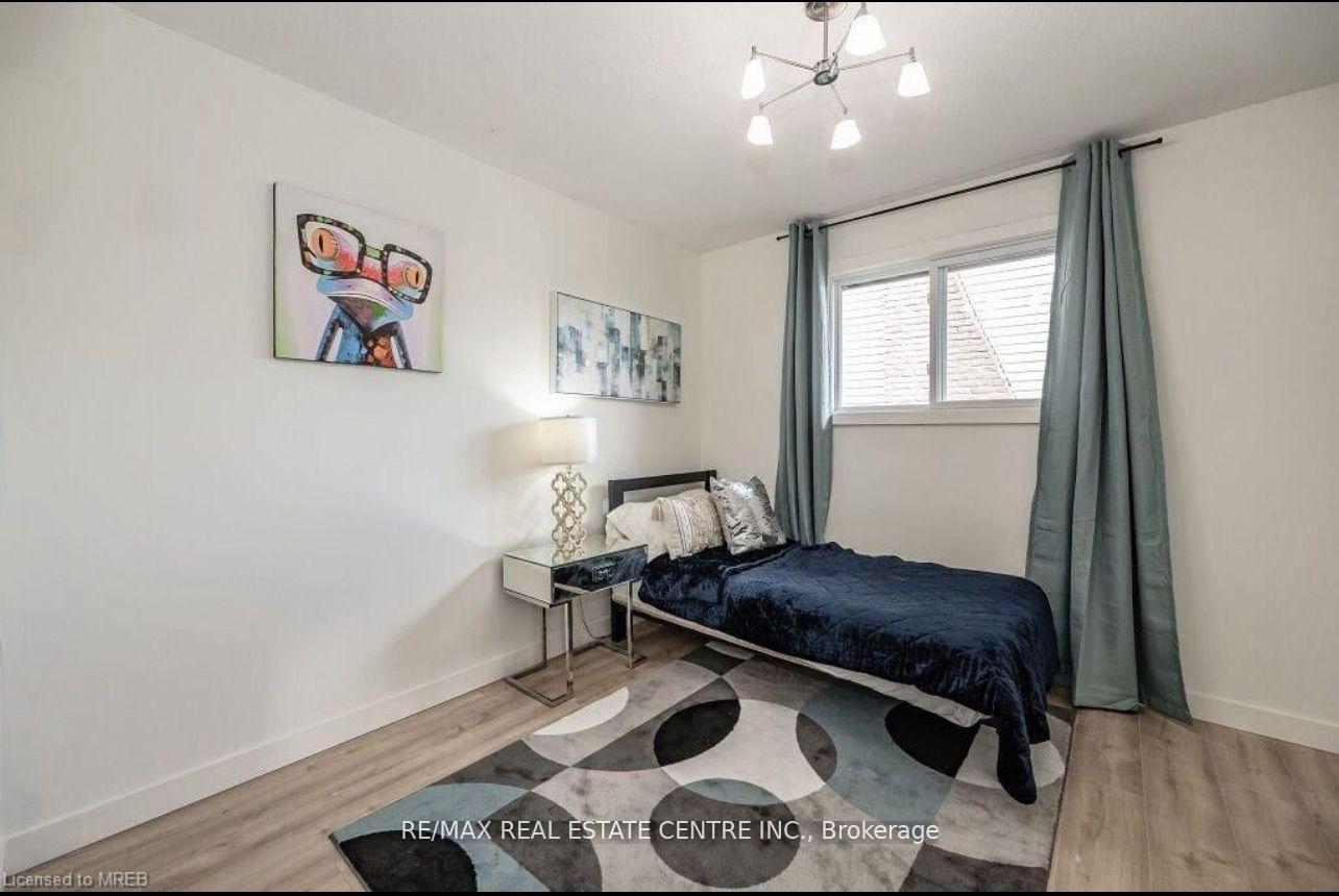 Photo 18 of Unit Upper Level, 136 The Country Way, Kitchener — HOMEH