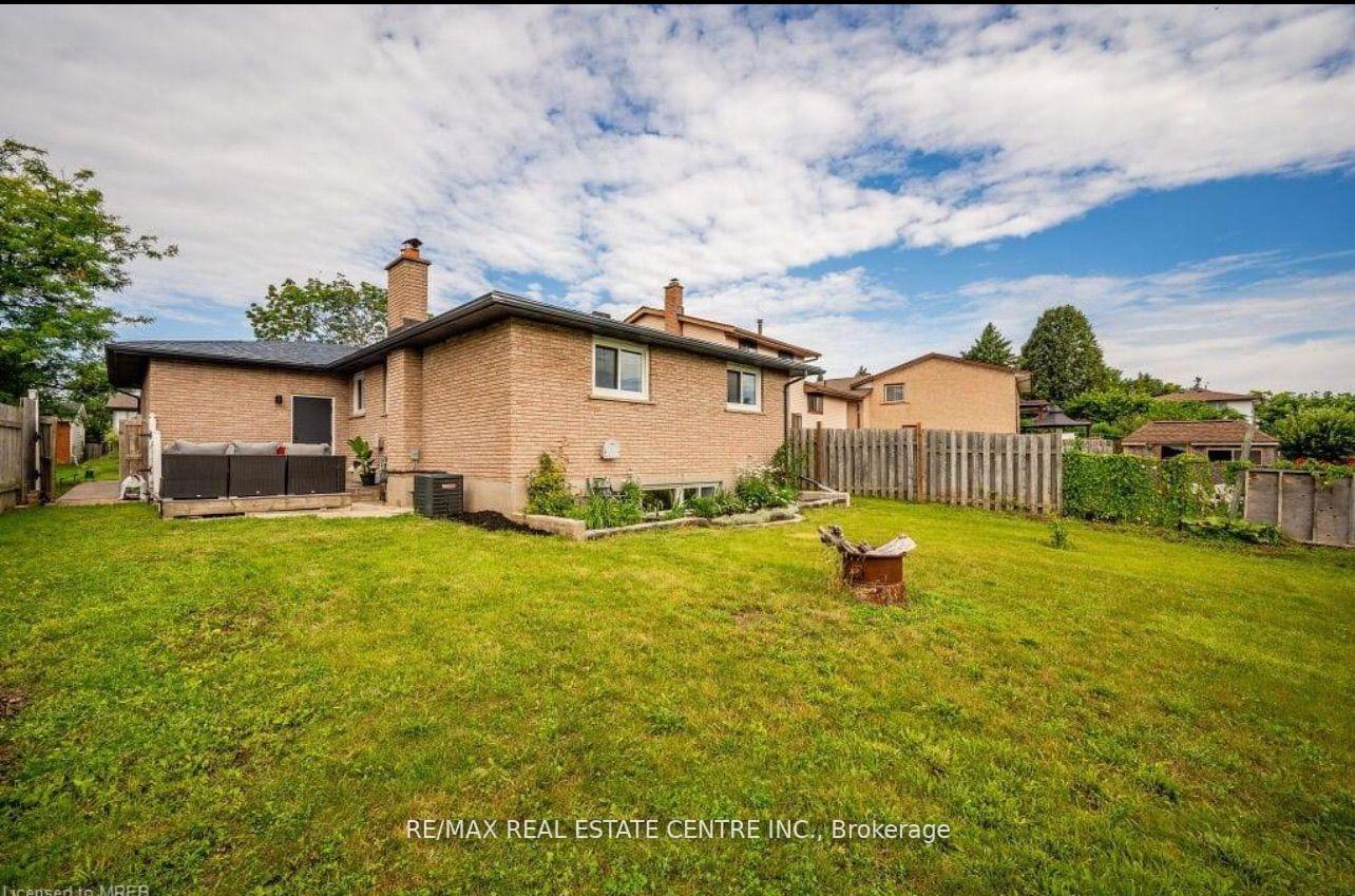 Photo 24 of Unit Upper Level, 136 The Country Way, Kitchener — HOMEH