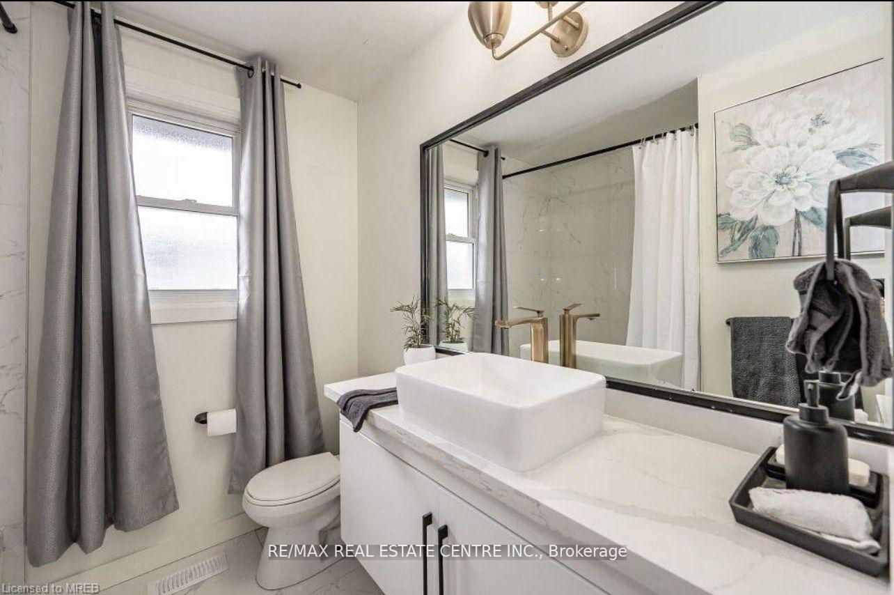 Photo 19 of Unit Upper Level, 136 The Country Way, Kitchener — HOMEH