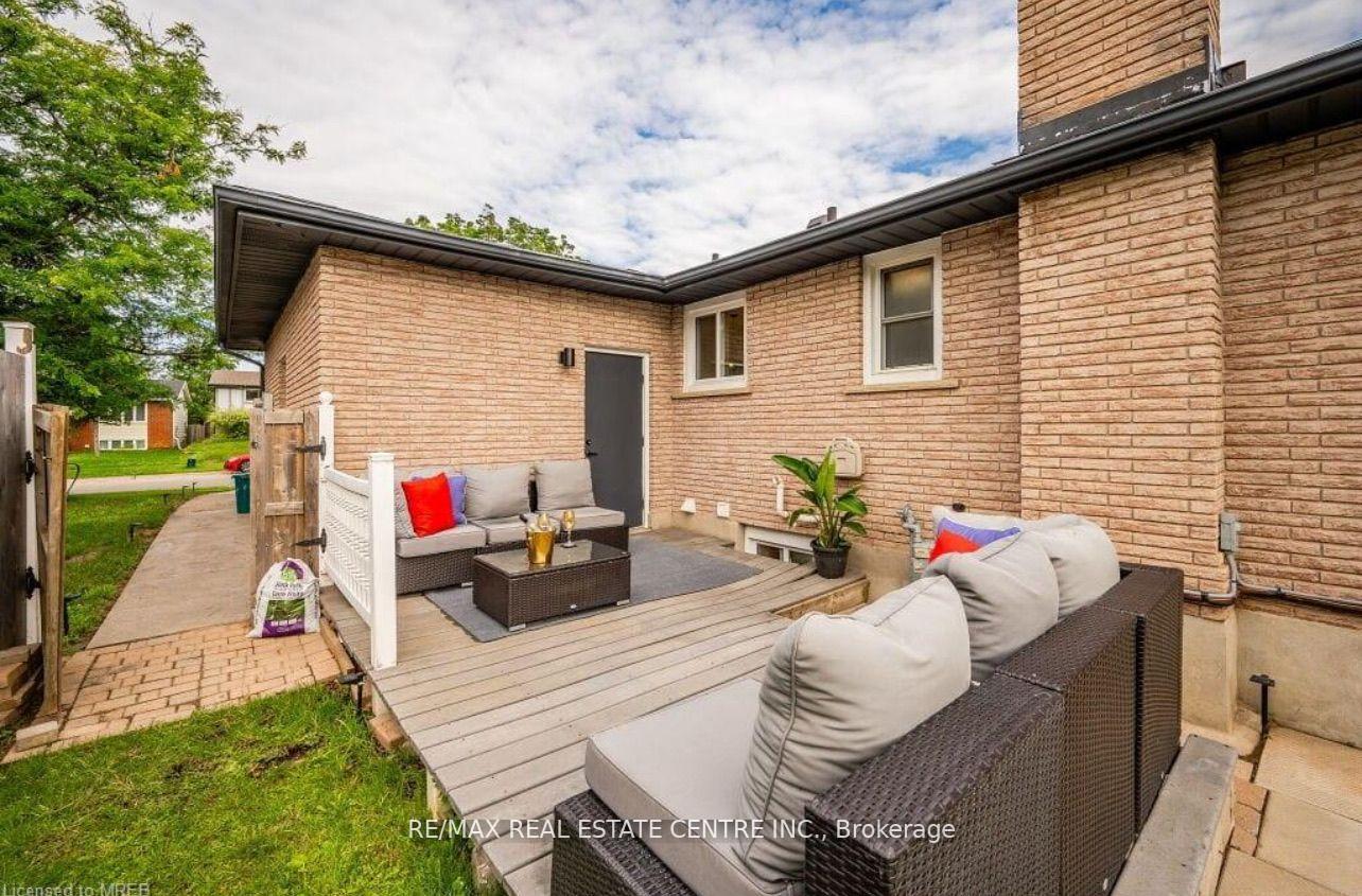 Photo 20 of Unit Upper Level, 136 The Country Way, Kitchener — HOMEH