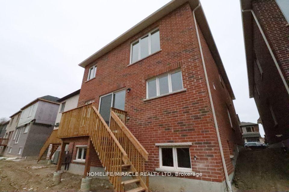 Photo 8 of 278 Forest Walk Street, Kitchener — HOMEH