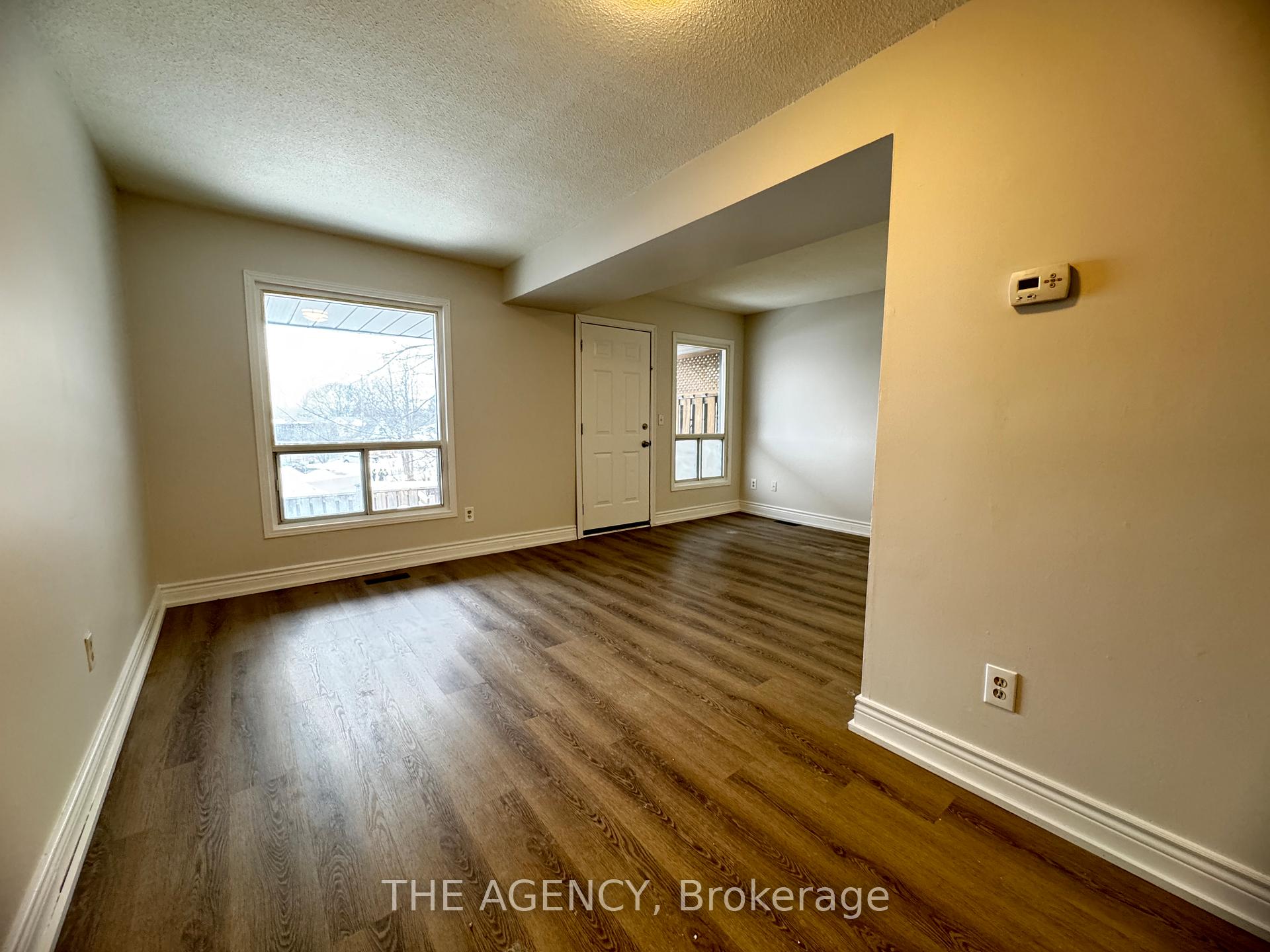 Photo 4 of Unit 14, 477 Dean Avenue, Oshawa, Central — HOMEH