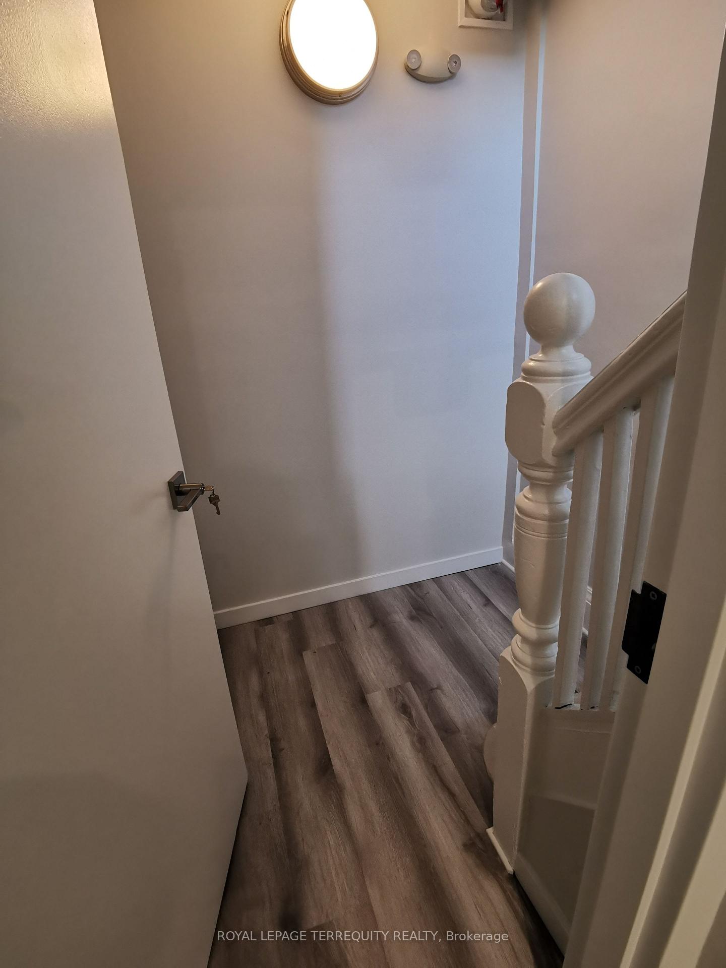 Photo 2 of Unit 4, 1037 Bathurst Street, Toronto, The Annex — HOMEH