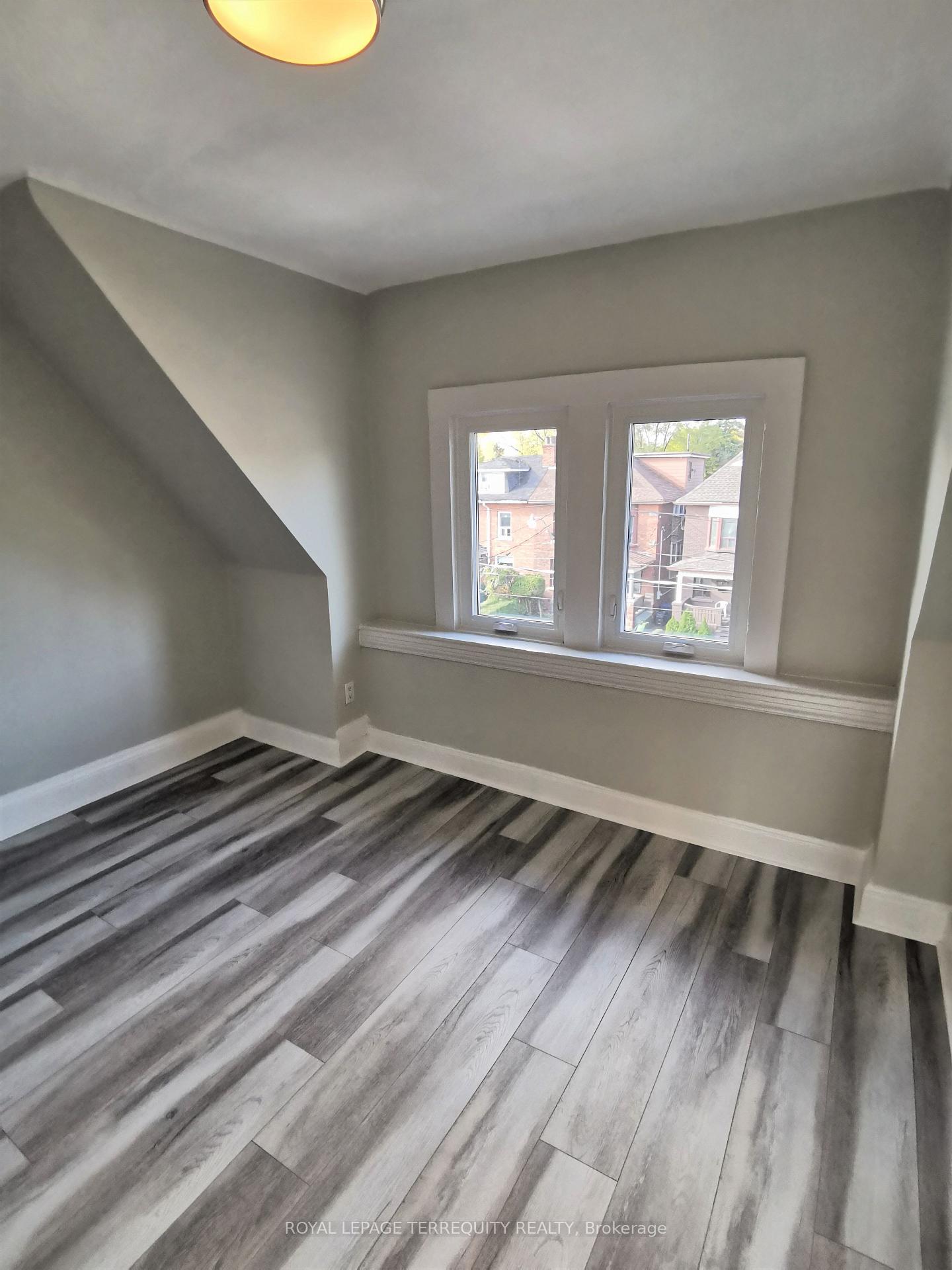 Photo 9 of Unit 4, 1037 Bathurst Street, Toronto, The Annex — HOMEH