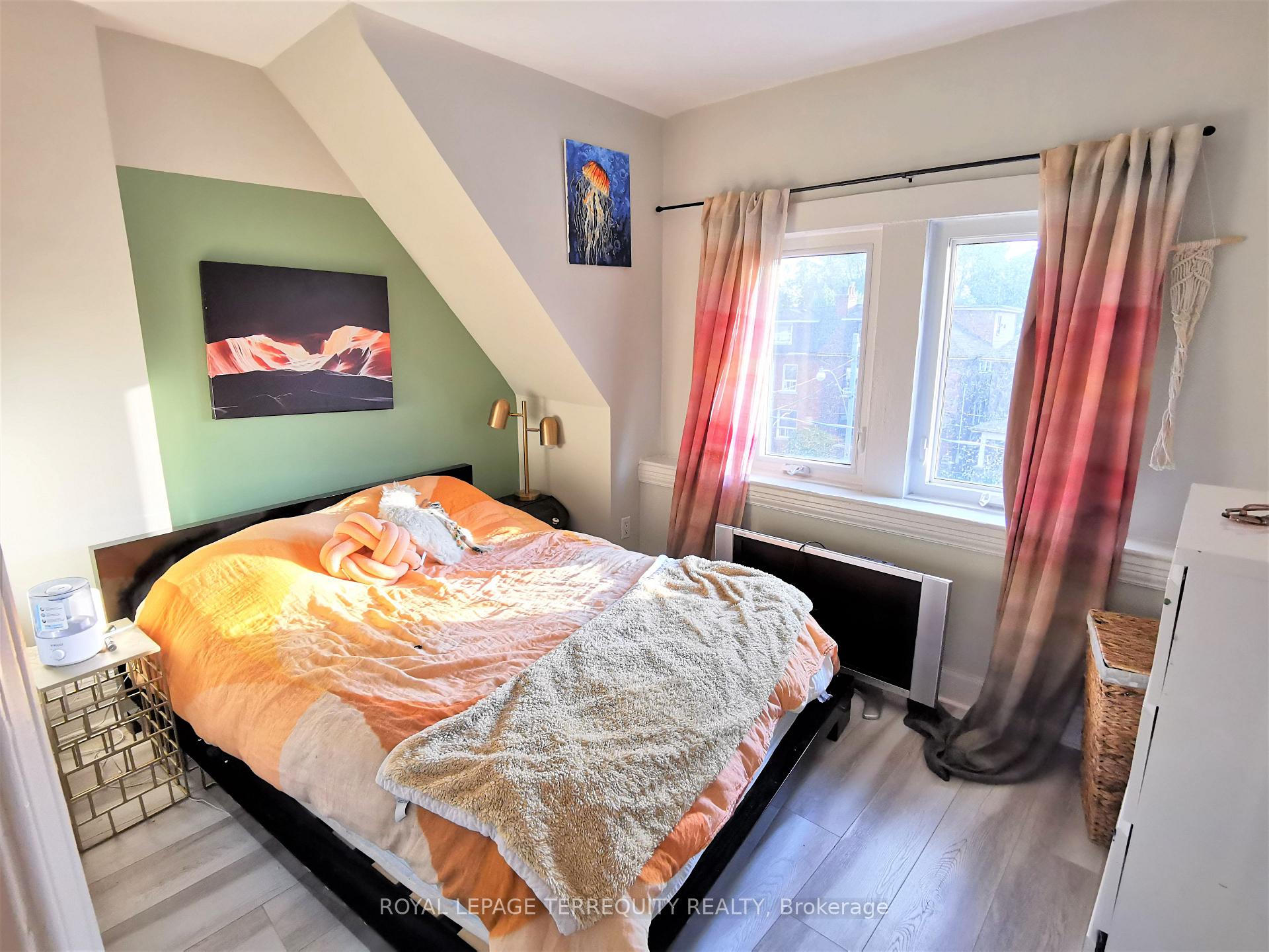 Photo 13 of Unit 4, 1037 Bathurst Street, Toronto, The Annex — HOMEH