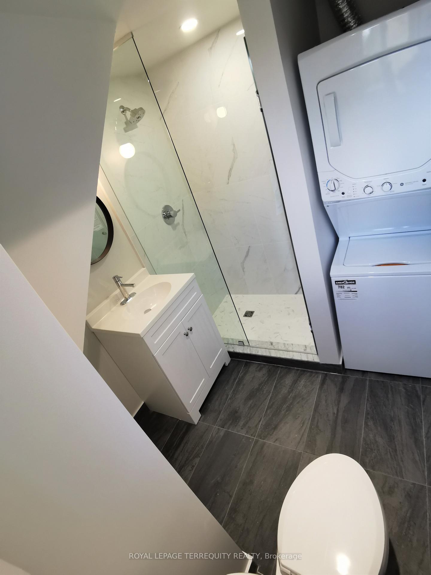 Photo 8 of Unit 4, 1037 Bathurst Street, Toronto, The Annex — HOMEH