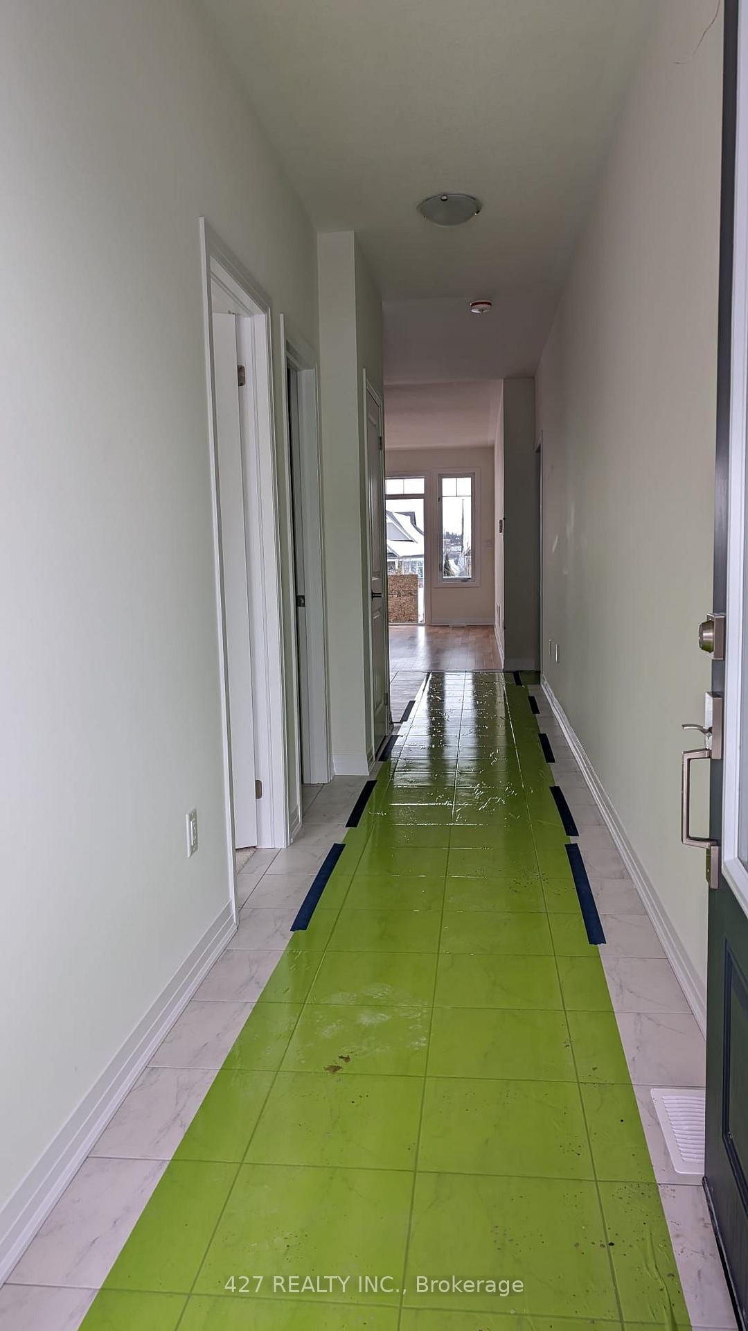 Photo 3 of 541 Hudson Crescent, Midland — HOMEH