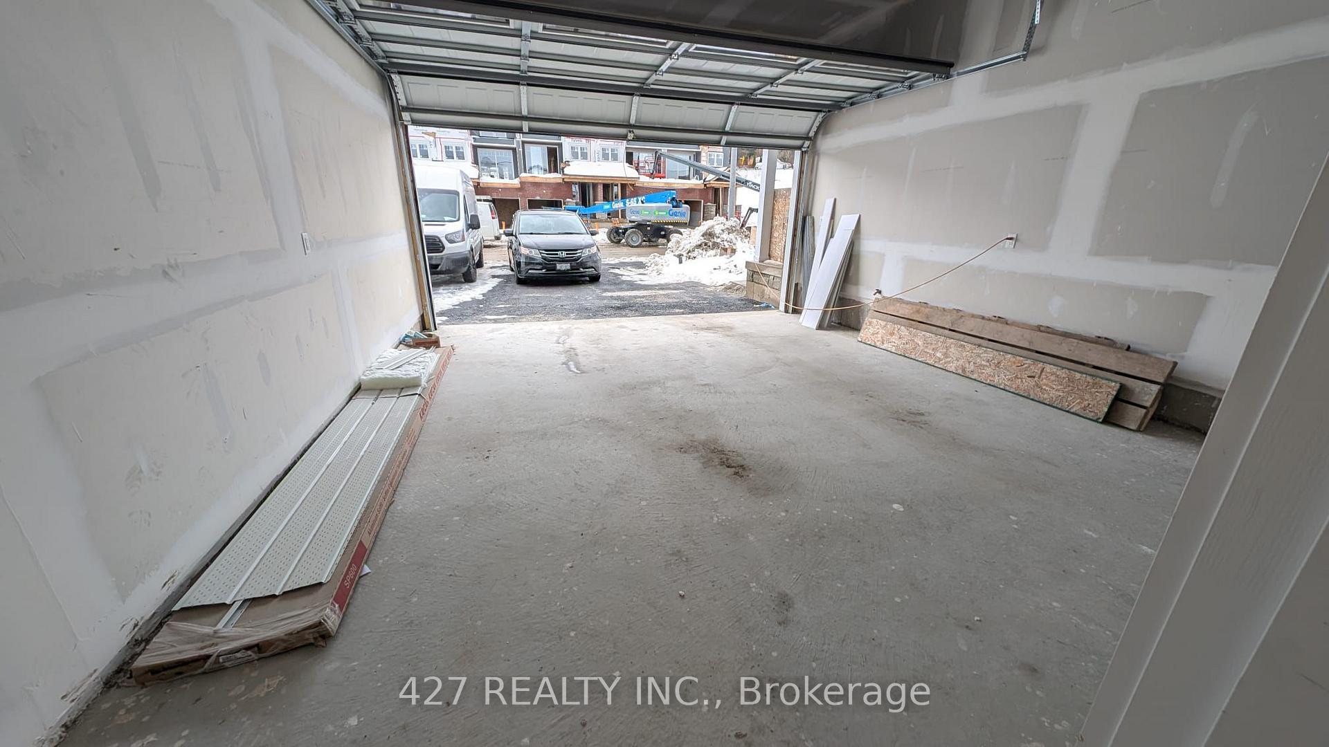 Photo 12 of 541 Hudson Crescent, Midland — HOMEH