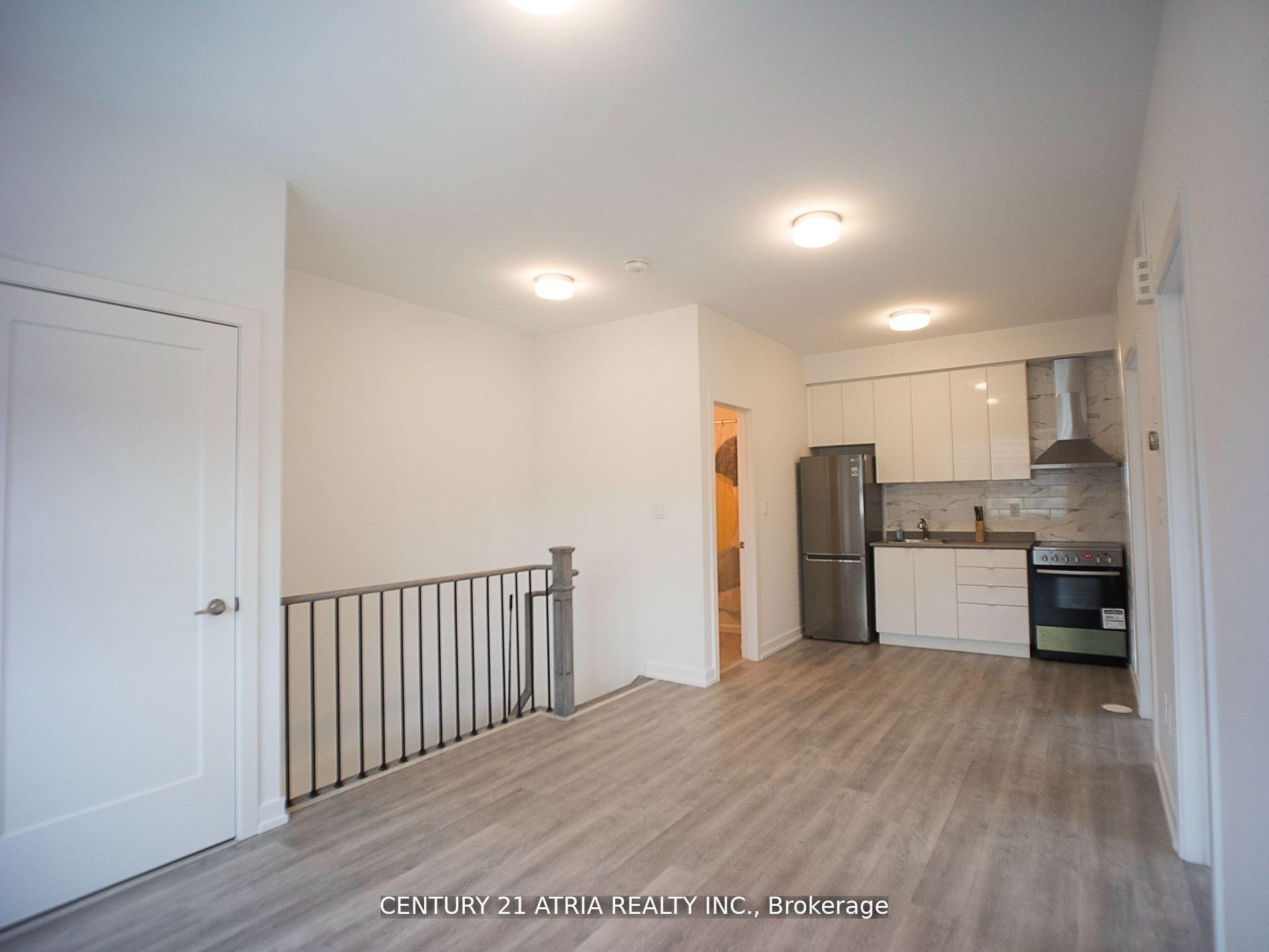 Photo 3 of Unit Coach H, 1 Sugarberry Avenue, Markham, Cornell — HOMEH