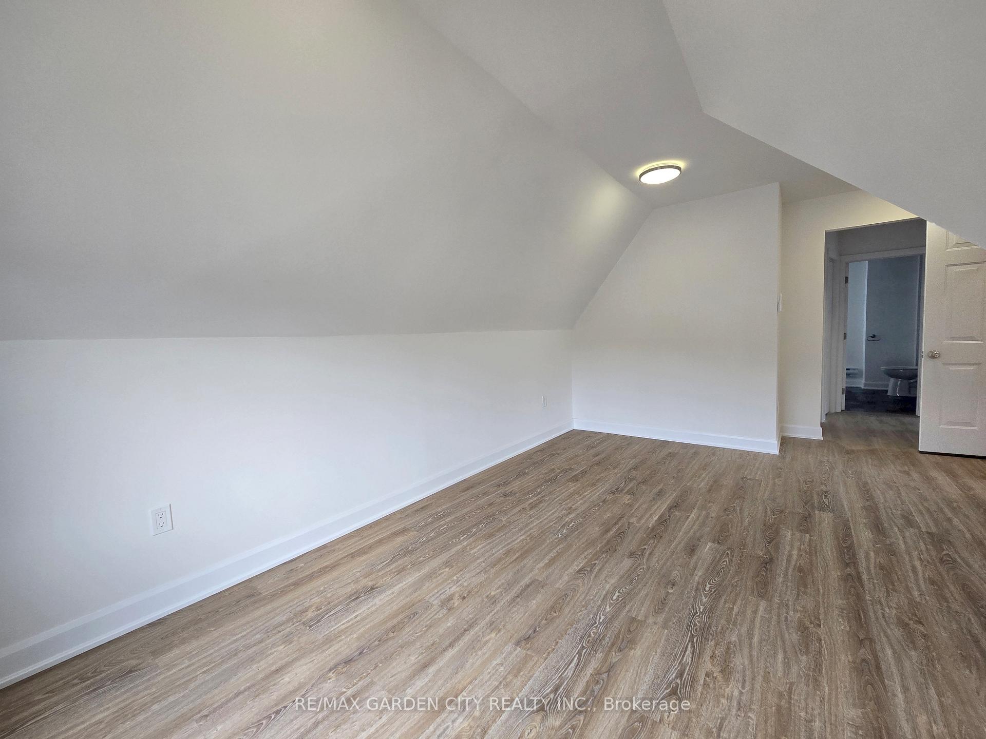Photo 5 of Unit 4, 63 Main Street E, Grimsby, Grimsby East — HOMEH