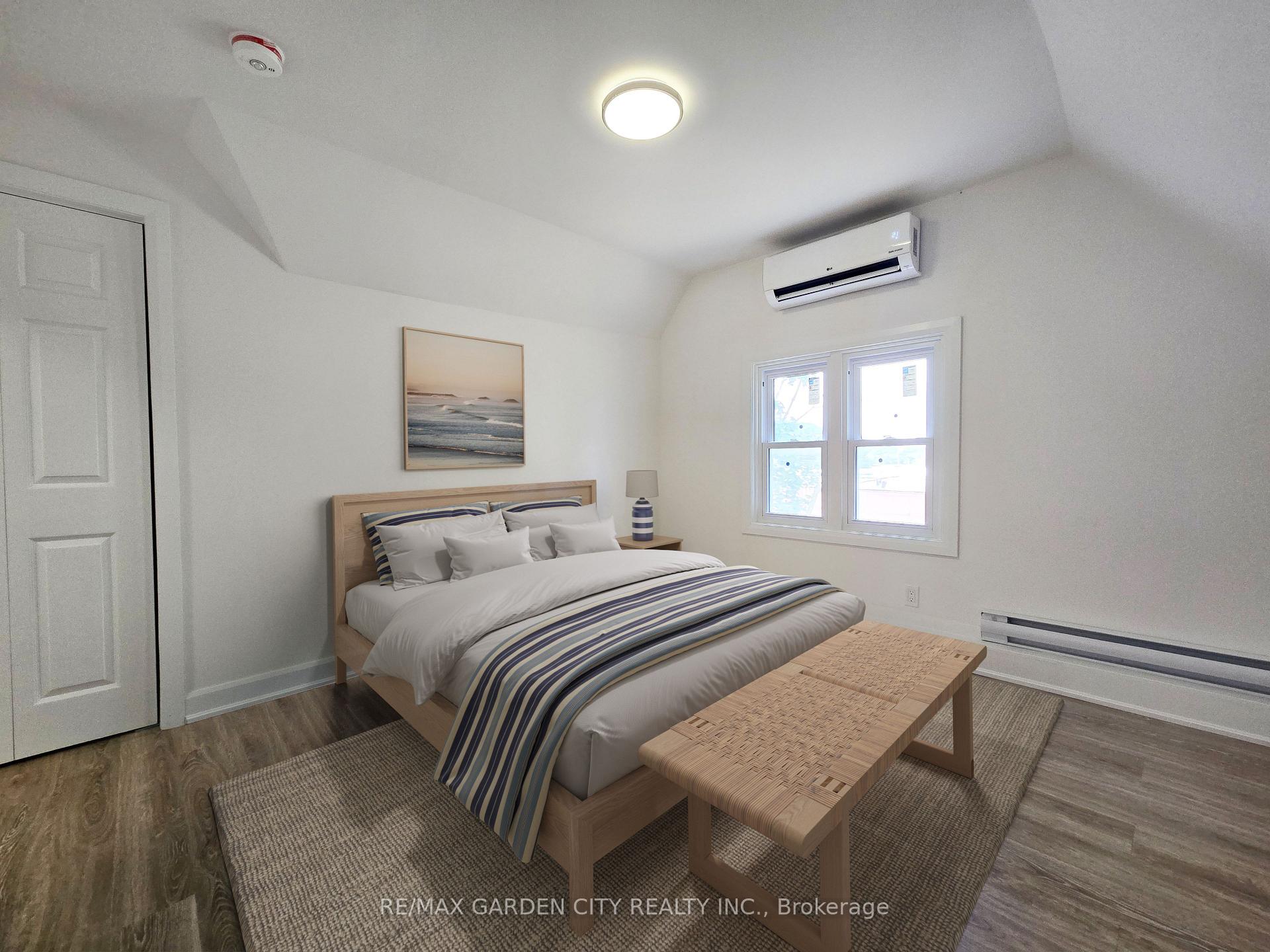 Photo 8 of Unit 4, 63 Main Street E, Grimsby, Grimsby East — HOMEH
