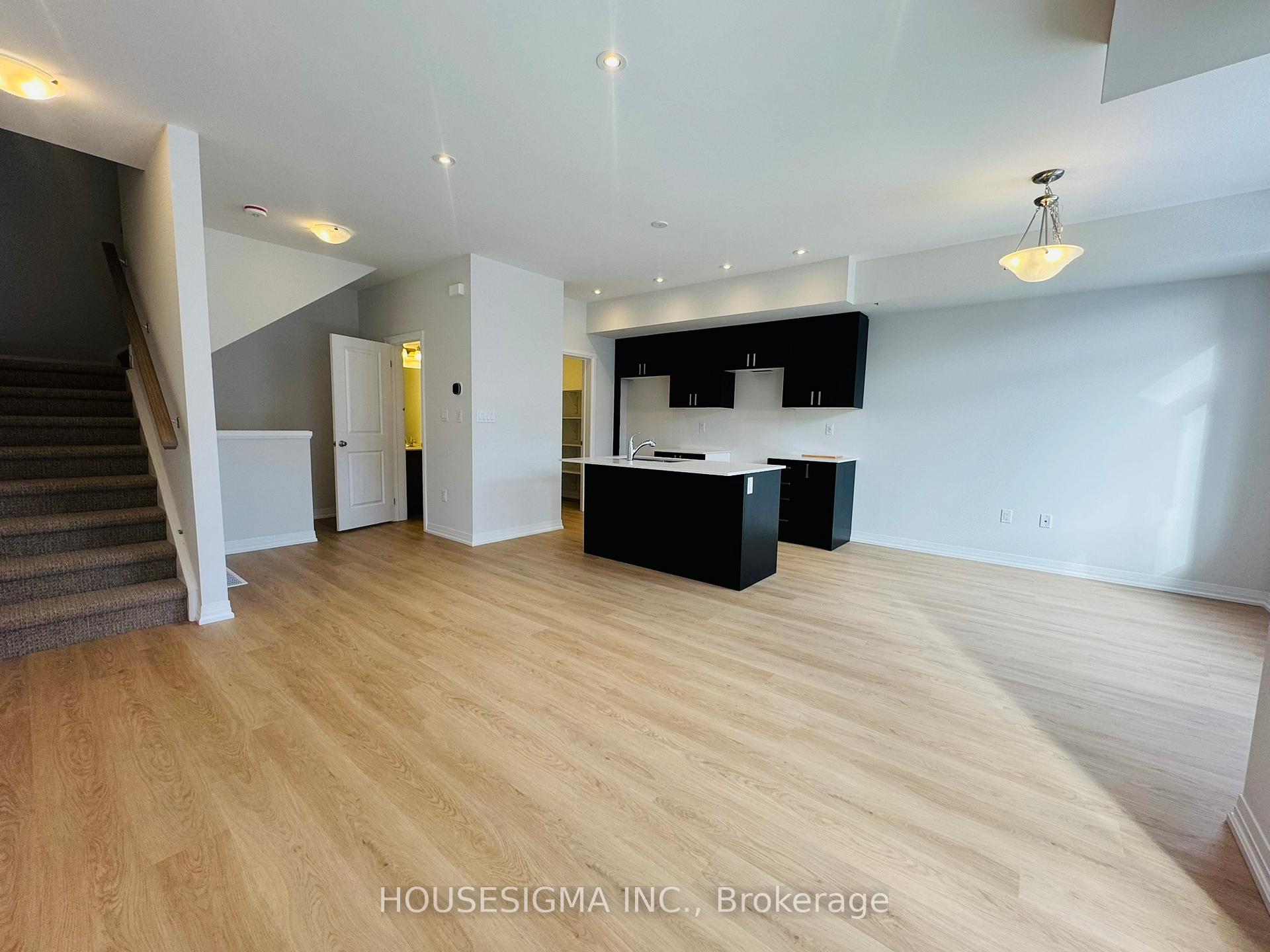 Photo 3 of Unit 137, 155 Equestrian Way, Cambridge — HOMEH