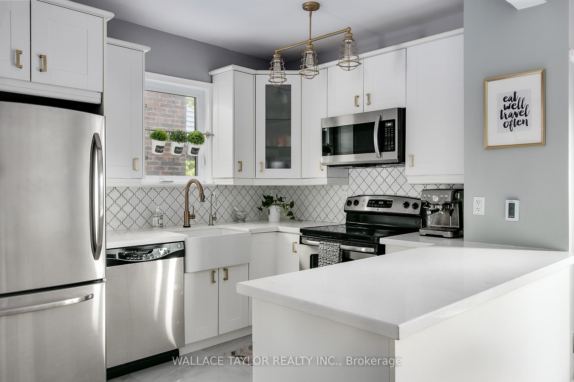 Photo 3 of Unit Upper, 282 Mortimer Avenue, Toronto, Danforth Village-East York — HOMEH