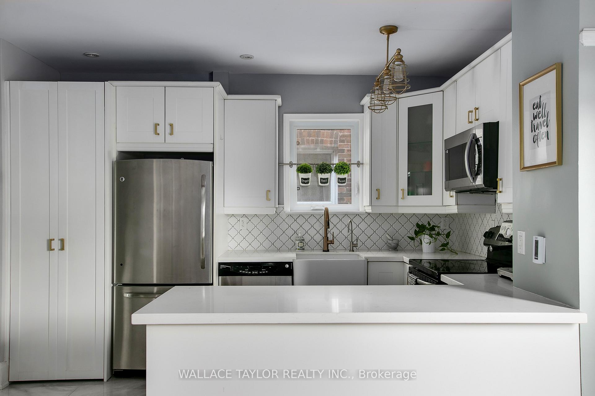 Photo 5 of Unit Upper, 282 Mortimer Avenue, Toronto, Danforth Village-East York — HOMEH