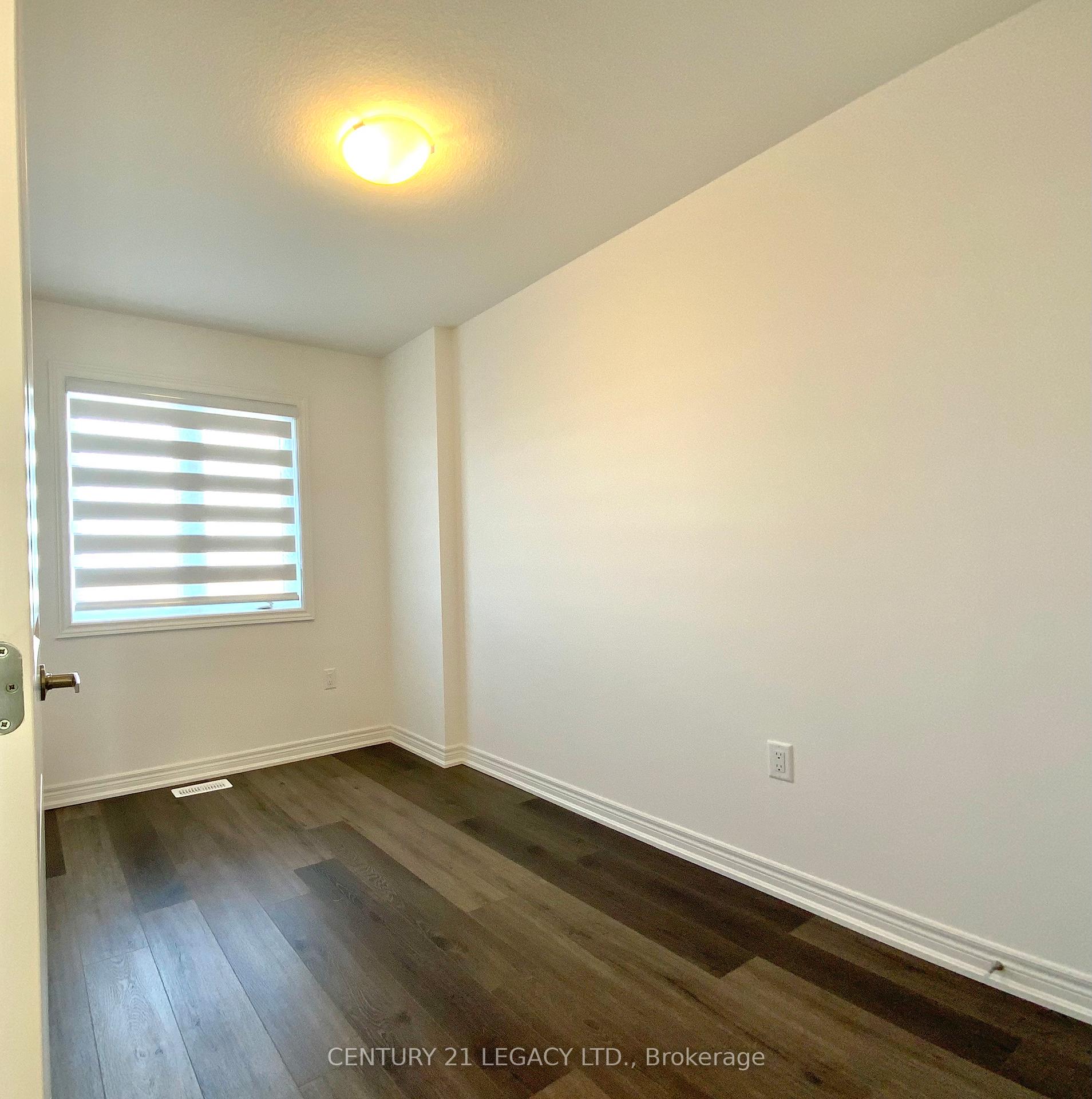 Photo 16 of Unit 7, 106 Court Drive, Brant, Paris — HOMEH