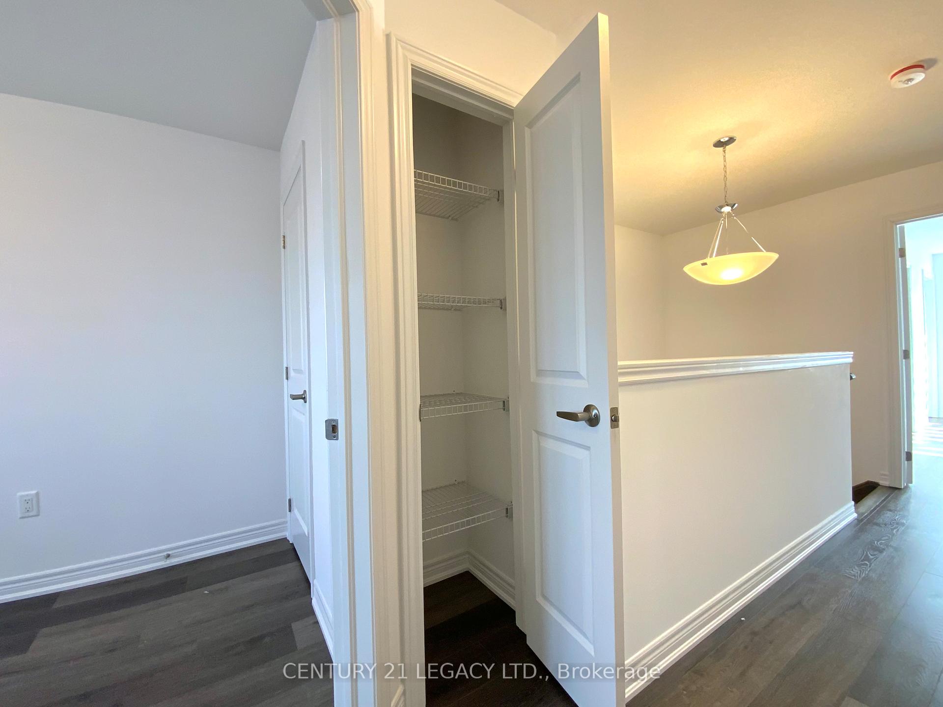 Photo 12 of Unit 7, 106 Court Drive, Brant, Paris — HOMEH