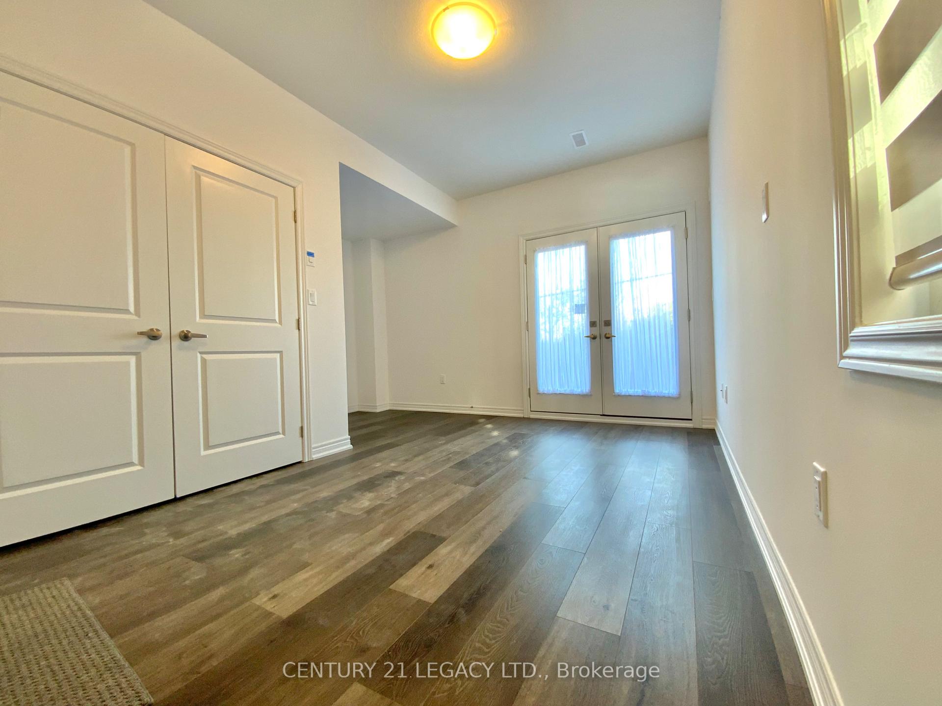 Photo 4 of Unit 7, 106 Court Drive, Brant, Paris — HOMEH
