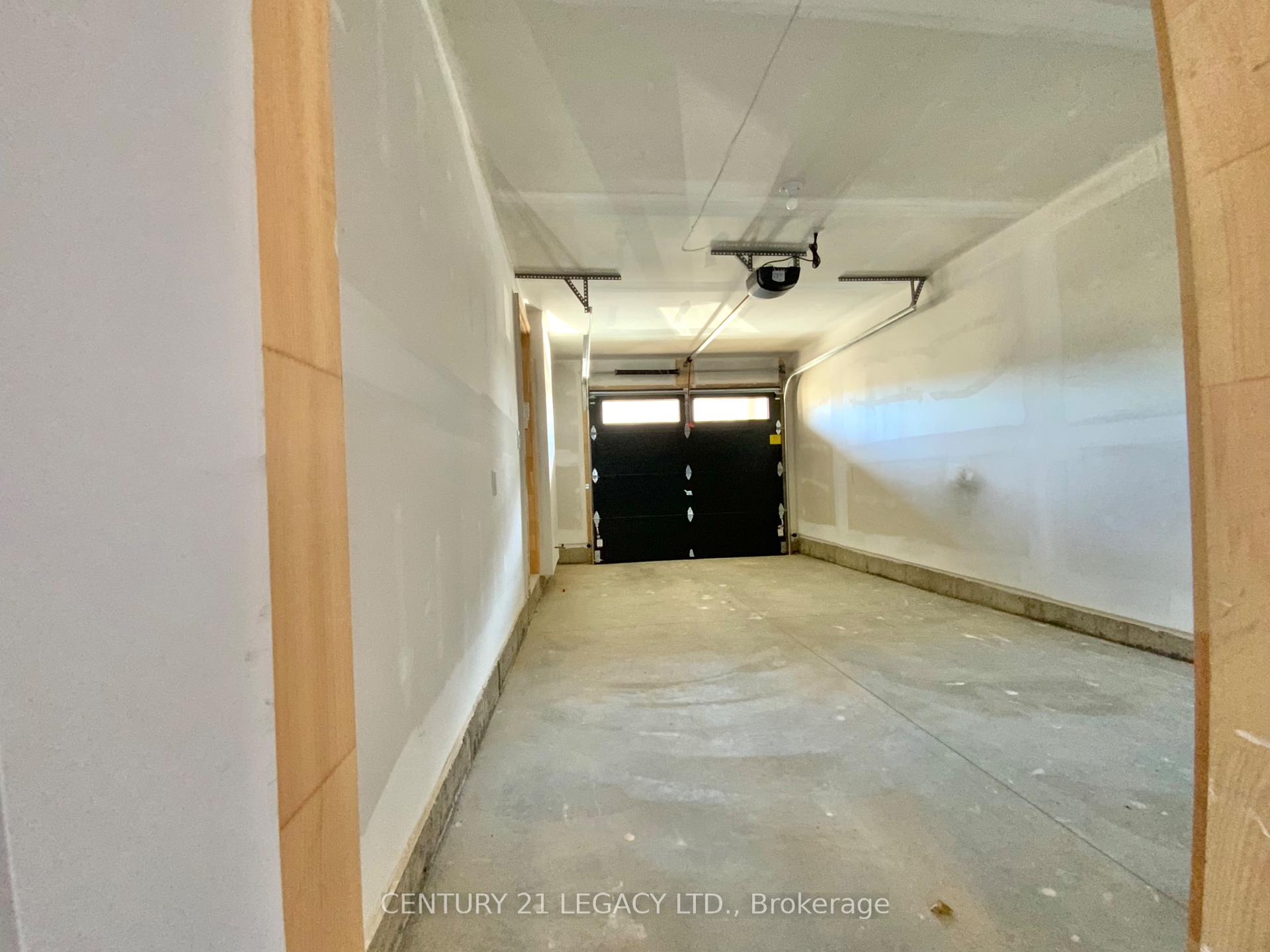 Photo 5 of Unit 7, 106 Court Drive, Brant, Paris — HOMEH