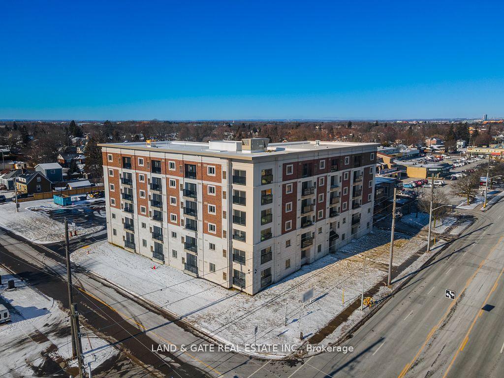 Photo 2 of Unit 511, 976 Simcoe Street N, Oshawa, Centennial — HOMEH