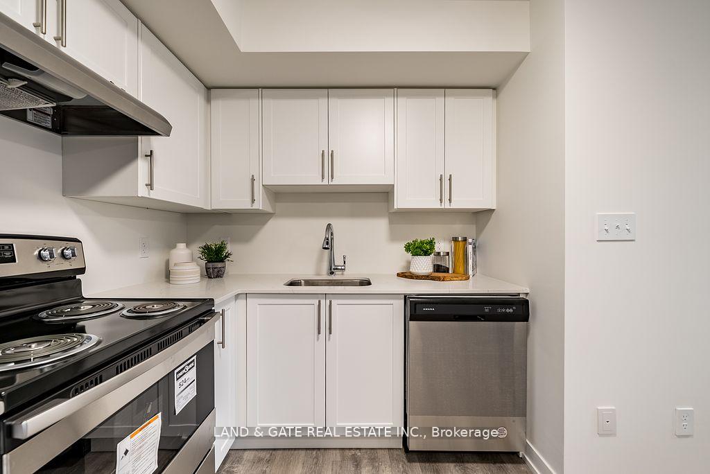 Photo 18 of Unit 511, 976 Simcoe Street N, Oshawa, Centennial — HOMEH