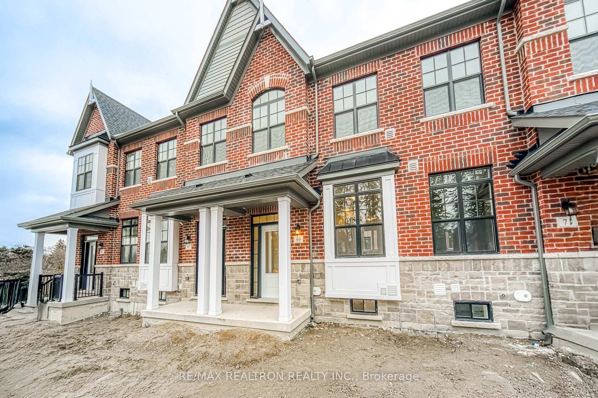 Front of 69 Main Street S