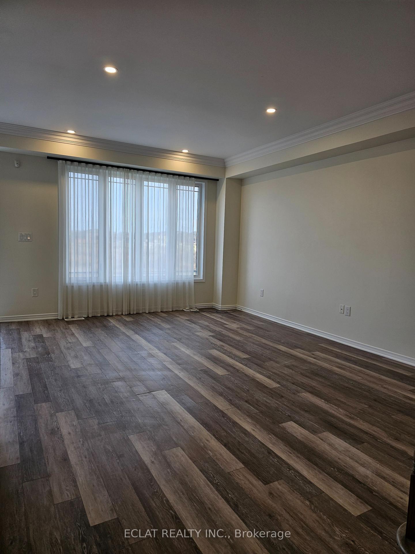 Photo 8 of 16 Toffee Trail Main Floor, Hamilton, Stoney Creek — HOMEH