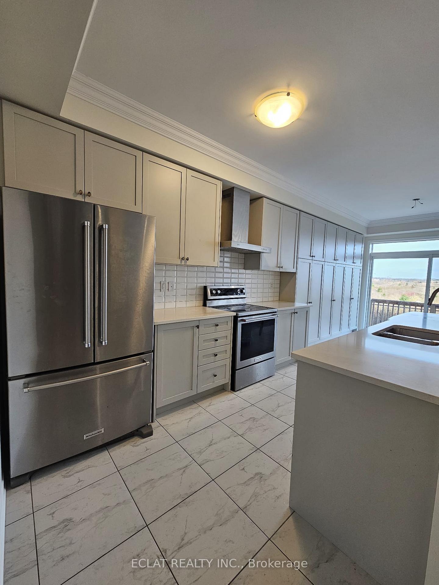 Photo 12 of 16 Toffee Trail Main Floor, Hamilton, Stoney Creek — HOMEH