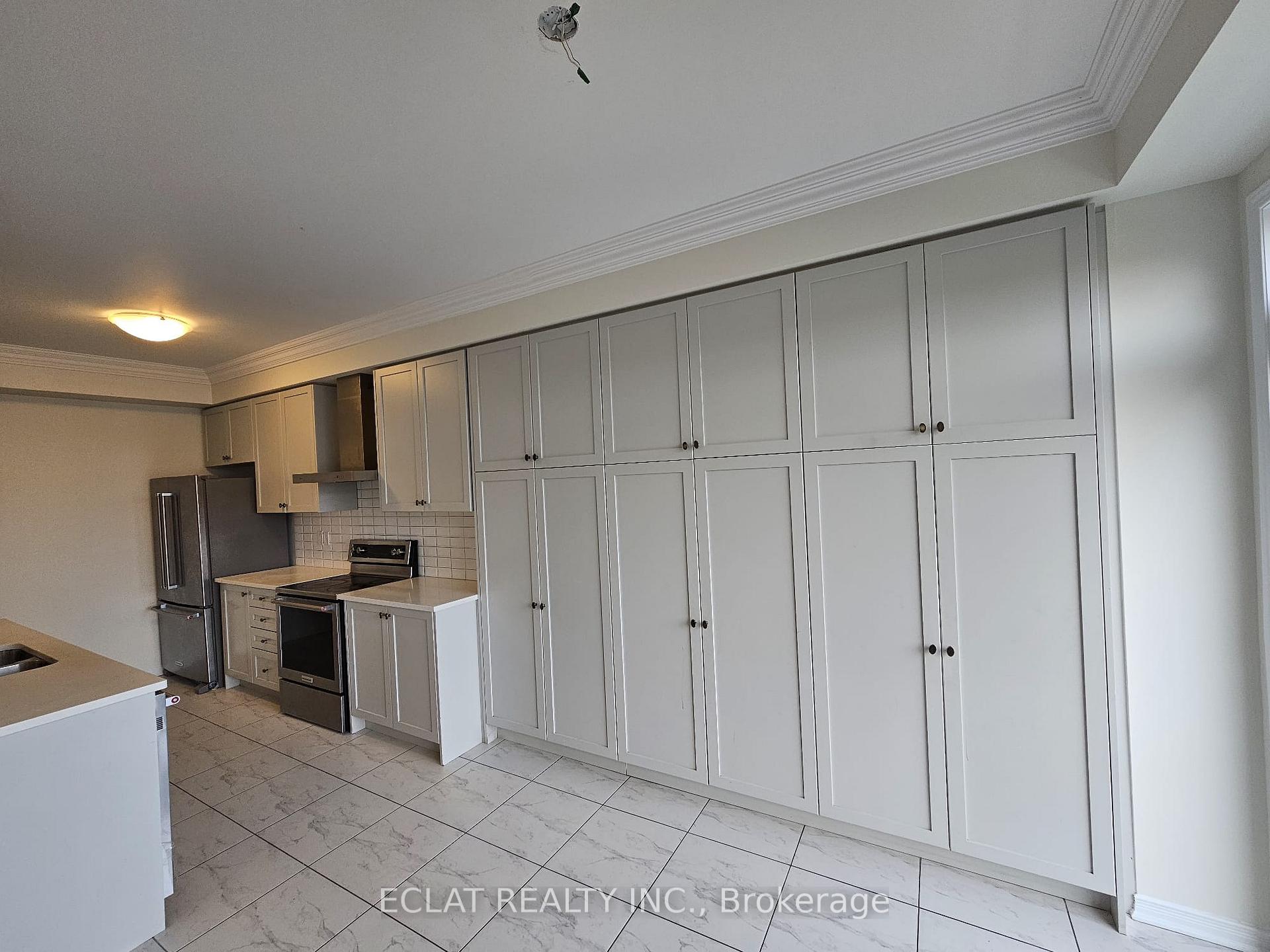 Photo 29 of 16 Toffee Trail Main Floor, Hamilton, Stoney Creek — HOMEH