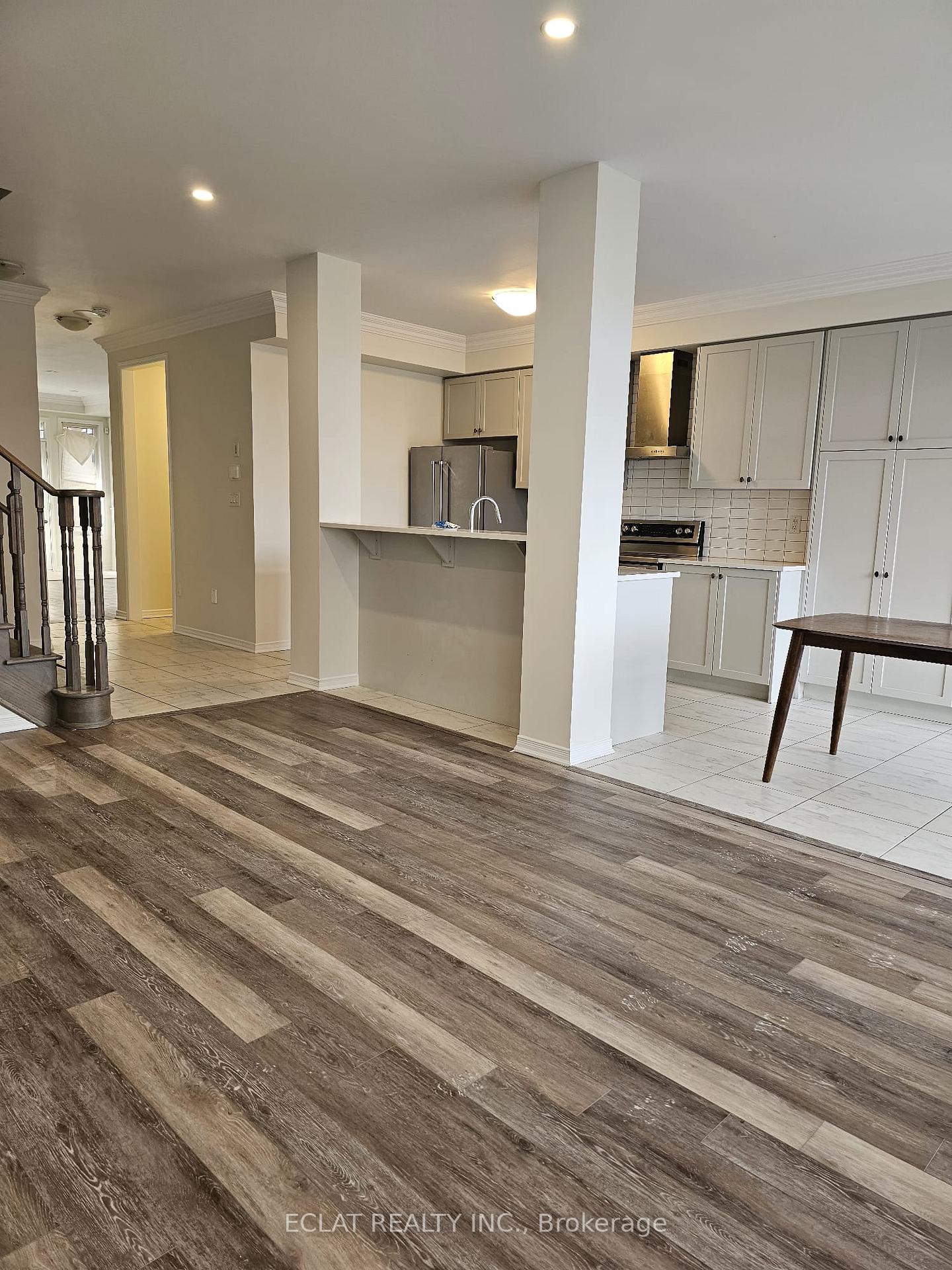 Photo 26 of 16 Toffee Trail Main Floor, Hamilton, Stoney Creek — HOMEH