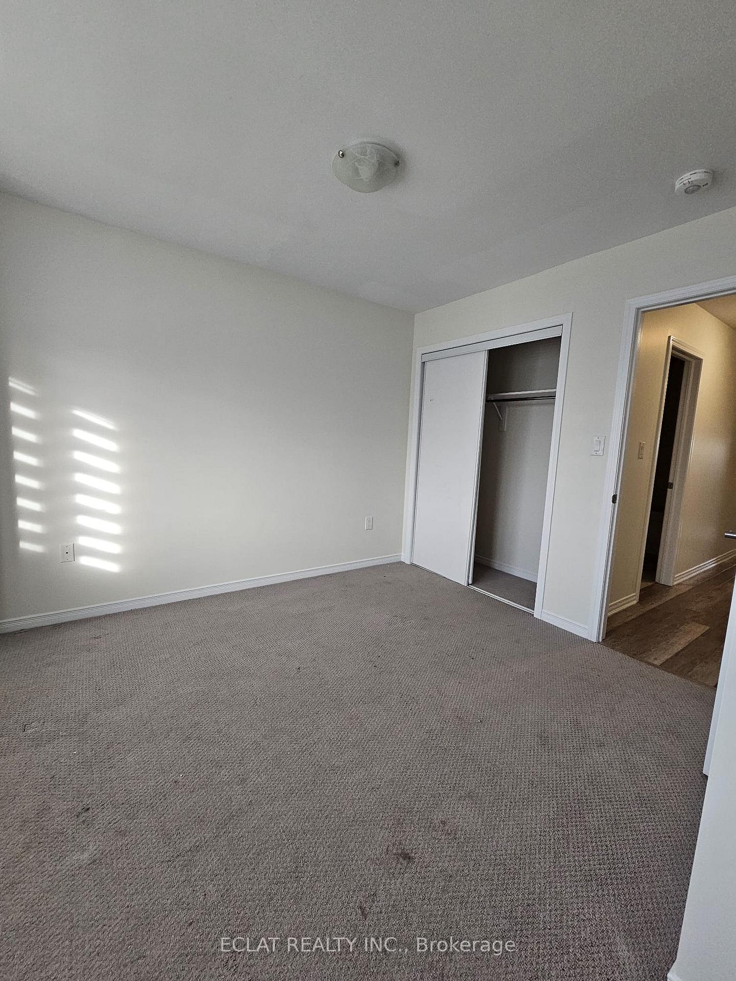 Photo 28 of 16 Toffee Trail Main Floor, Hamilton, Stoney Creek — HOMEH
