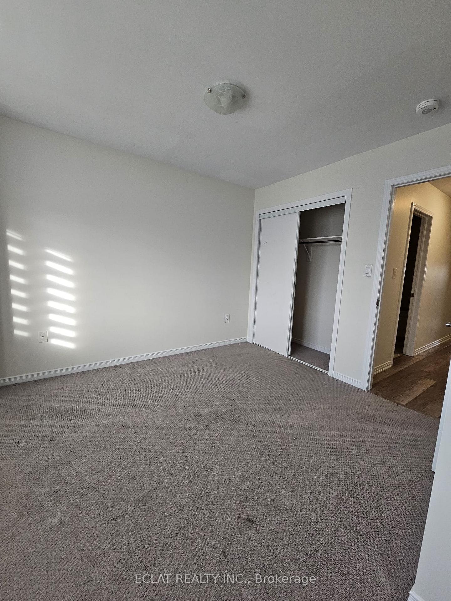 Photo 9 of 16 Toffee Trail Main Floor, Hamilton, Stoney Creek — HOMEH