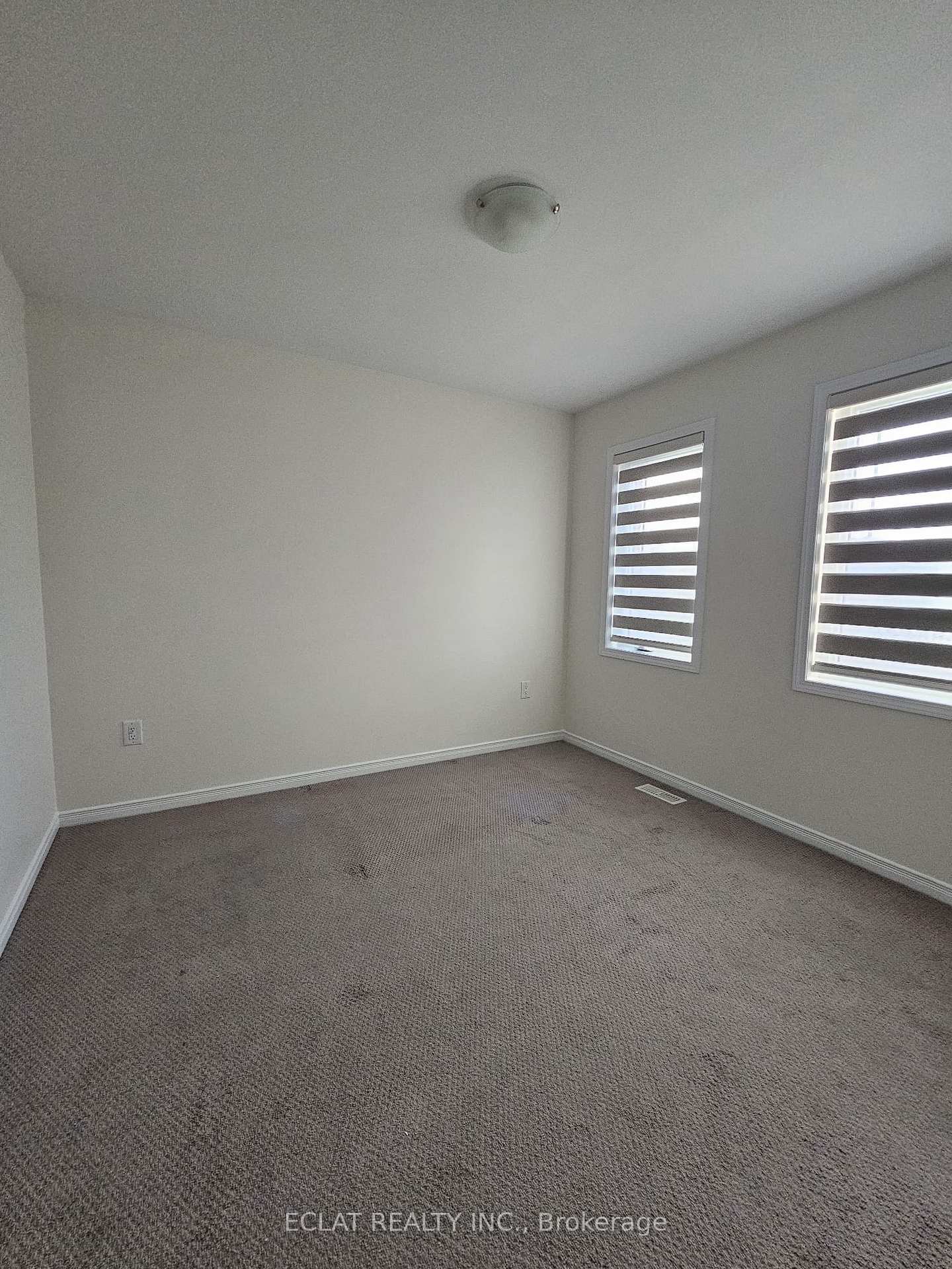 Photo 11 of 16 Toffee Trail Main Floor, Hamilton, Stoney Creek — HOMEH