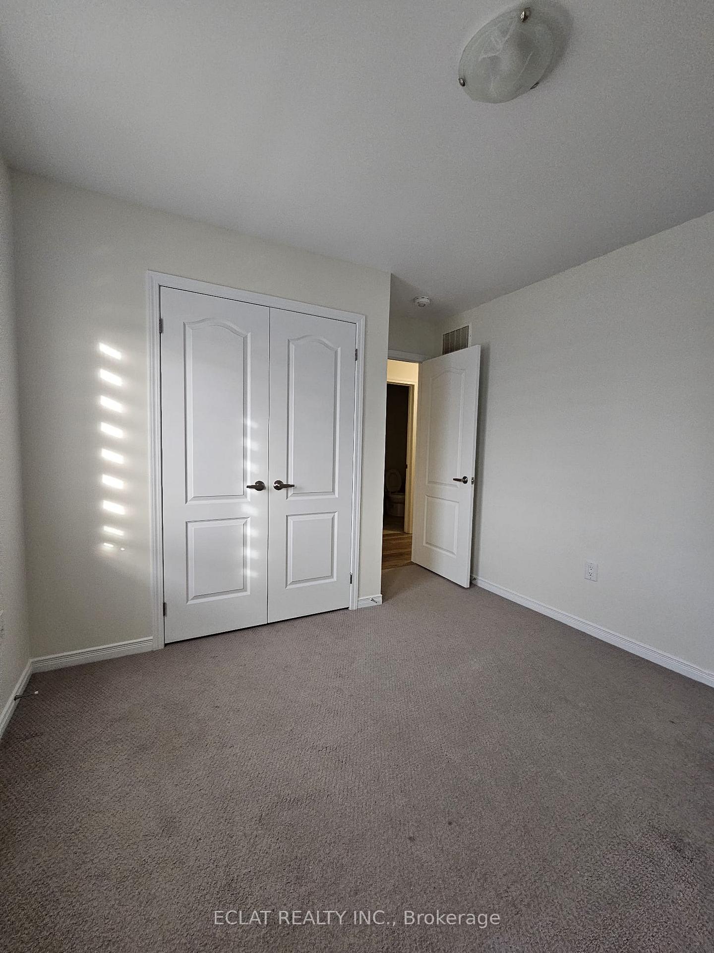 Photo 25 of 16 Toffee Trail Main Floor, Hamilton, Stoney Creek — HOMEH