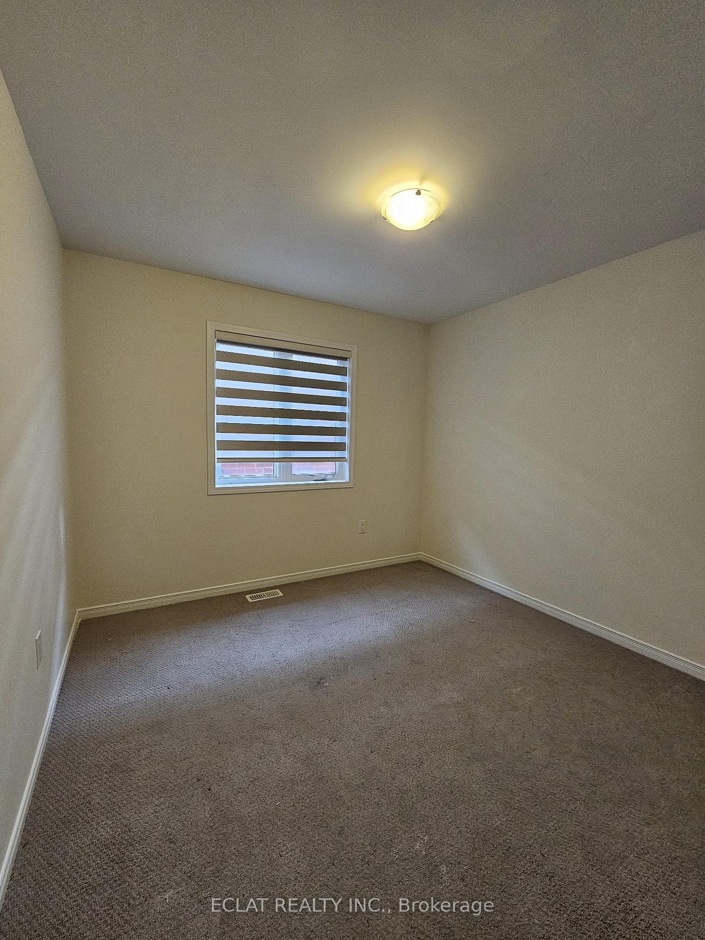 Photo 24 of 16 Toffee Trail Main Floor, Hamilton, Stoney Creek — HOMEH