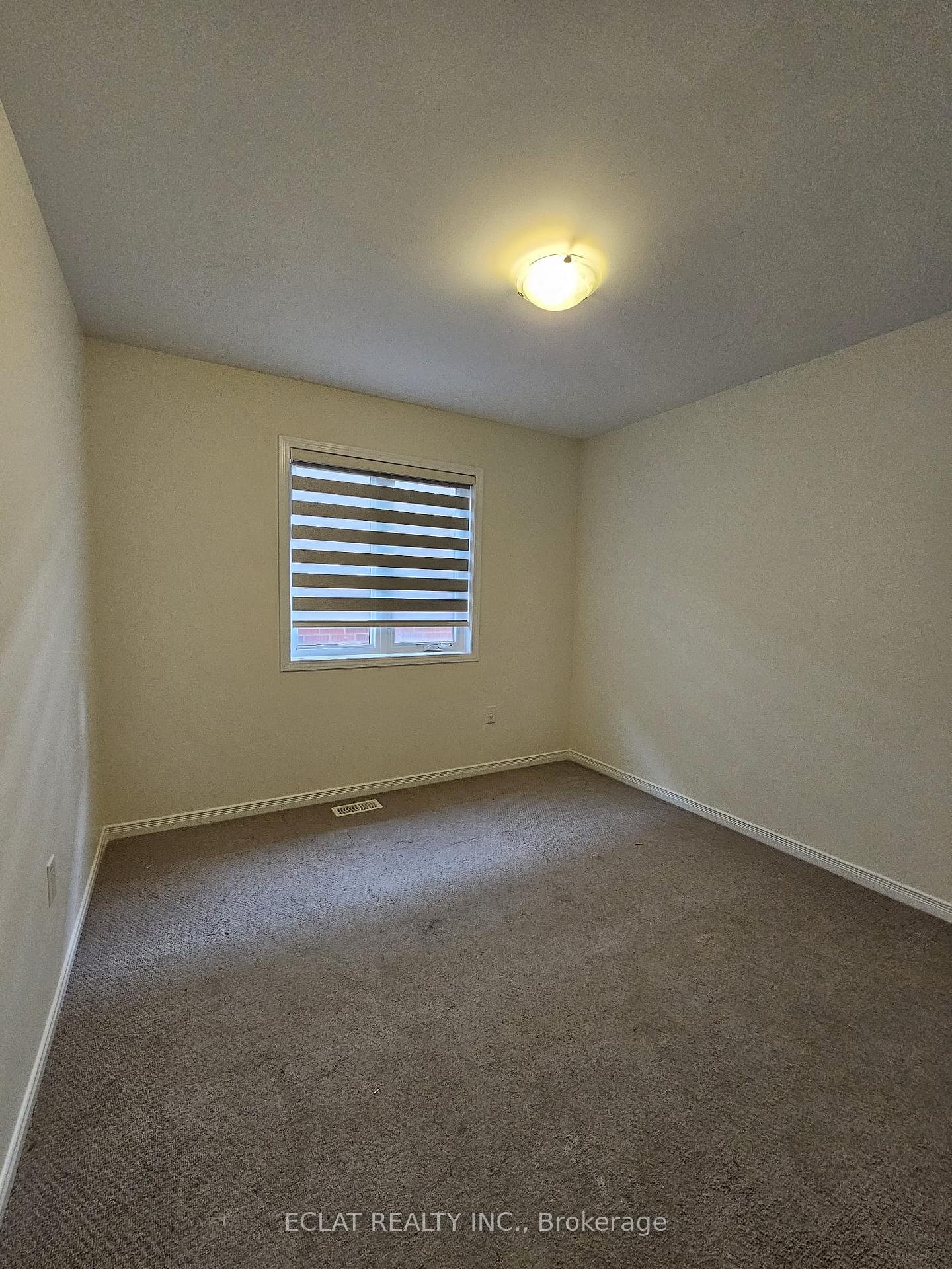 Photo 23 of 16 Toffee Trail Main Floor, Hamilton, Stoney Creek — HOMEH