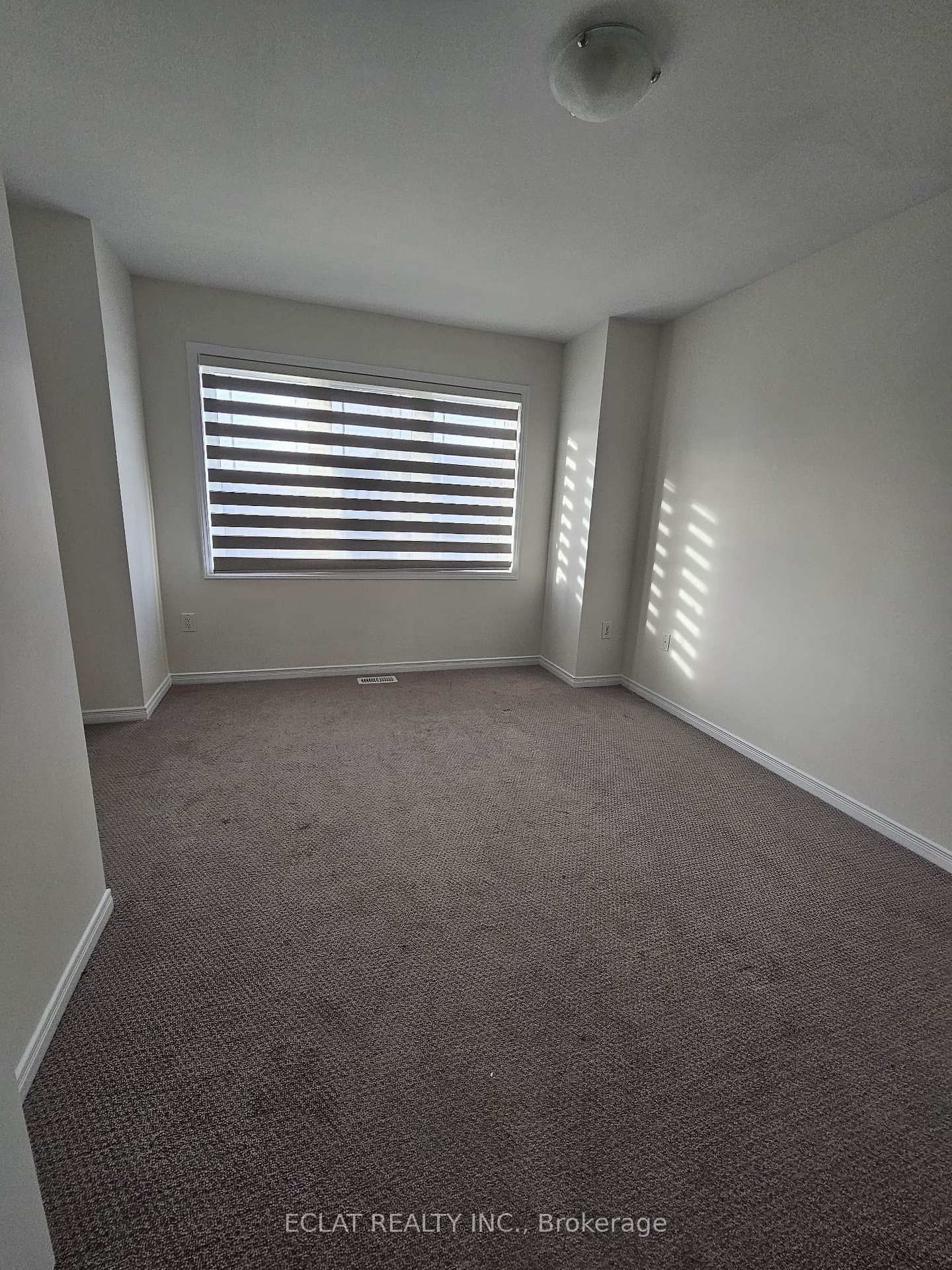 Photo 18 of 16 Toffee Trail Main Floor, Hamilton, Stoney Creek — HOMEH