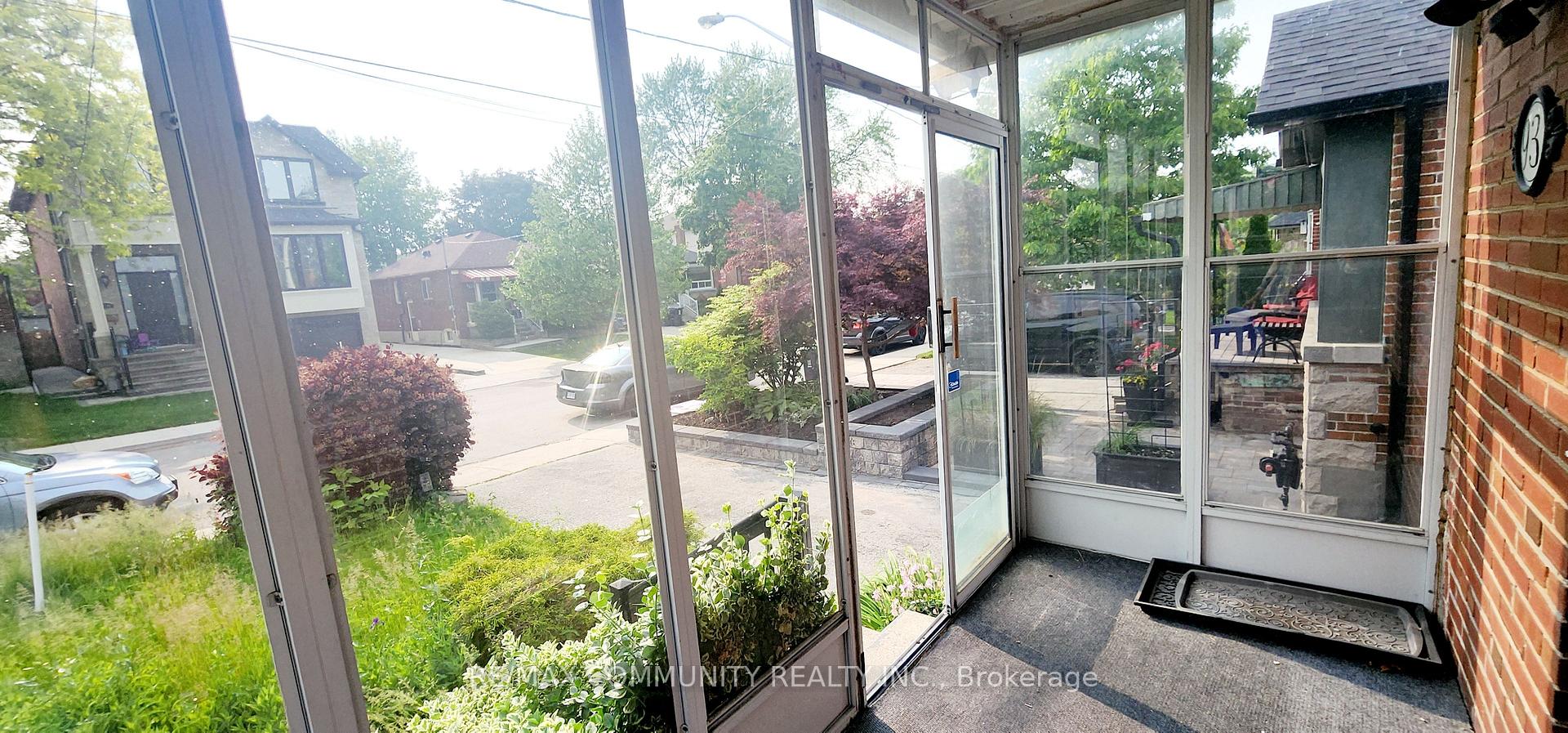 Photo 6 of Unit Main, 93 Lankin Boulevard, Toronto, East York — HOMEH