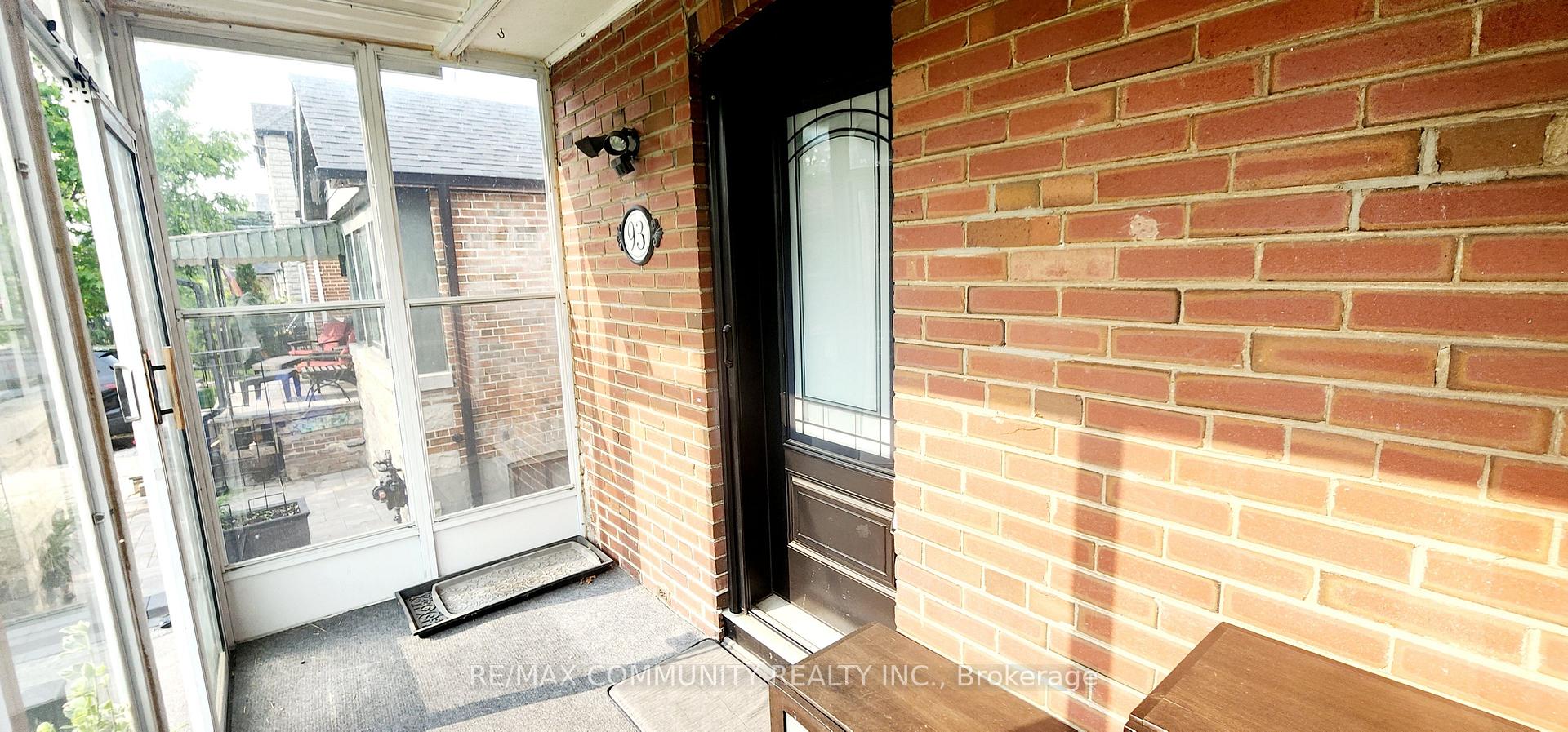 Photo 10 of Unit Main, 93 Lankin Boulevard, Toronto, East York — HOMEH