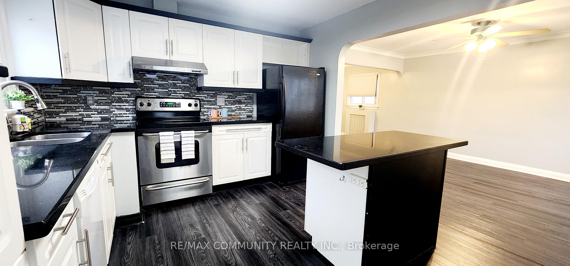 Photo 11 of Unit Main, 93 Lankin Boulevard, Toronto, East York — HOMEH