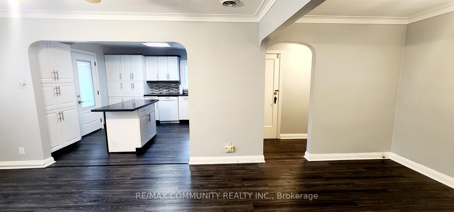 Photo 12 of Unit Main, 93 Lankin Boulevard, Toronto, East York — HOMEH