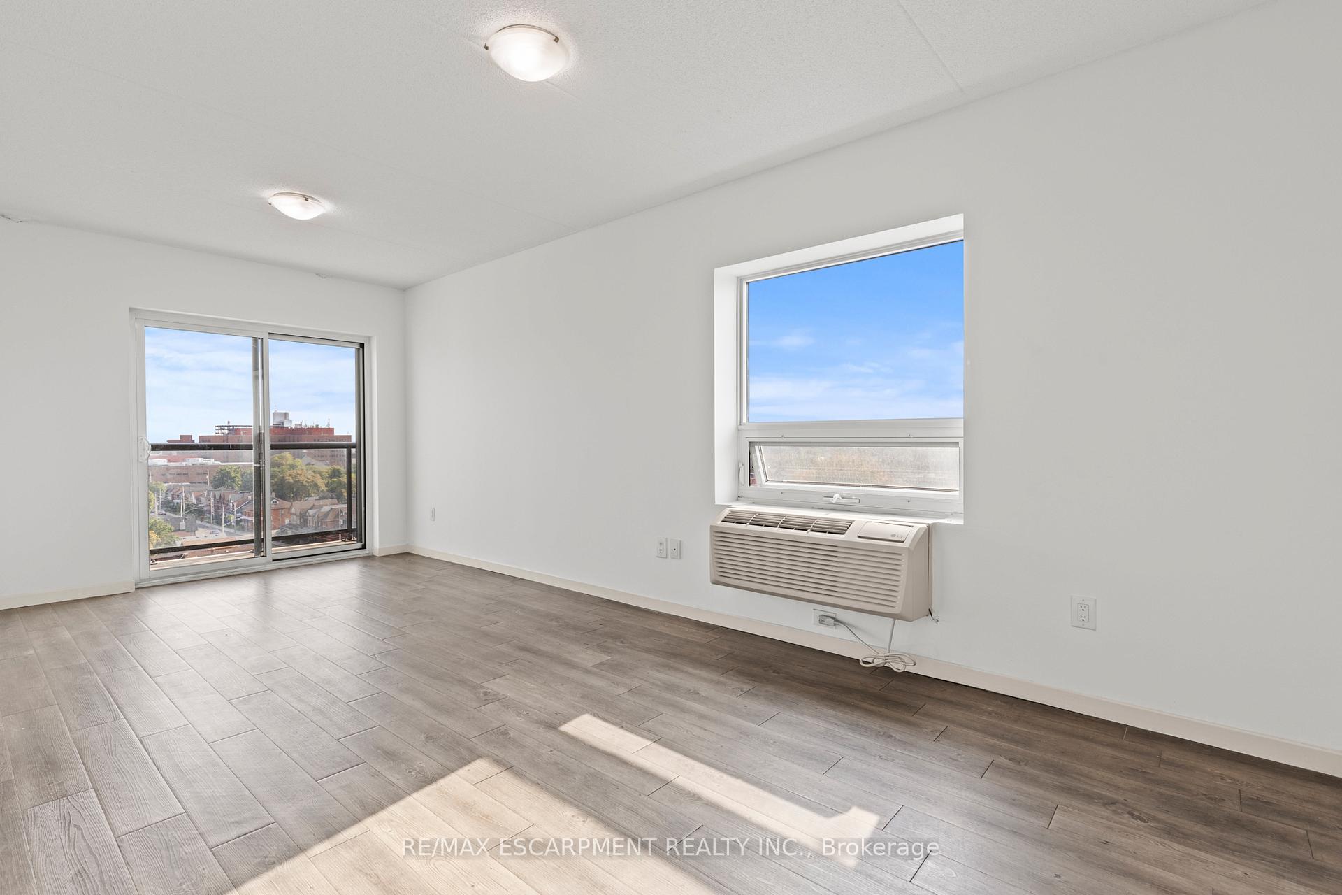Photo 8 of Unit 701, 220 Cannon Street E, Hamilton, Beasley — HOMEH